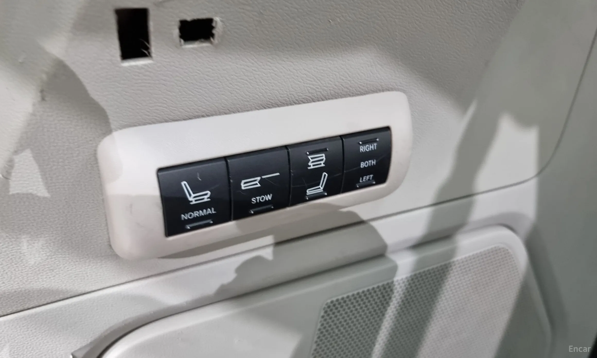Chrysler Grand Voyager превью 19