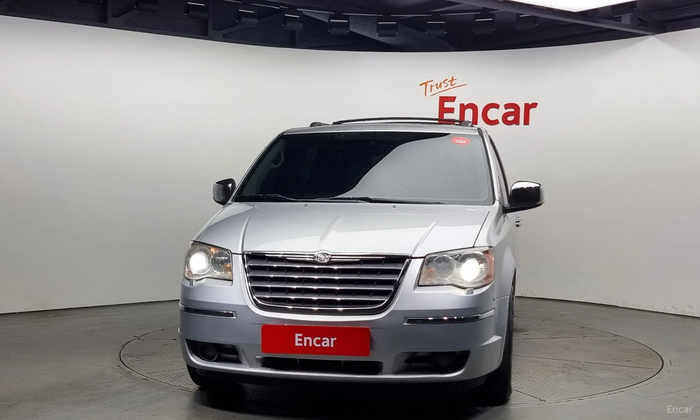 Chrysler Grand Voyager превью 3