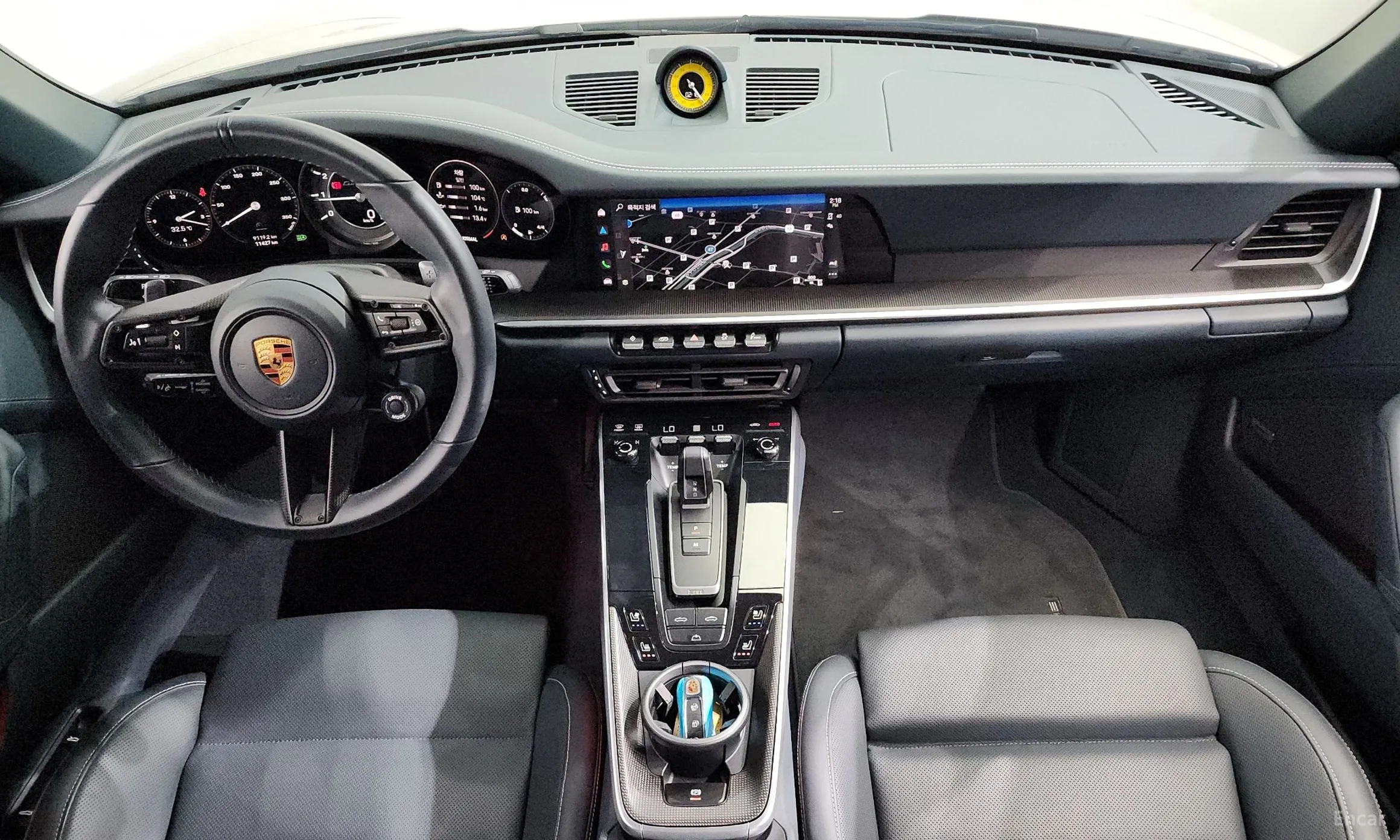 Porsche 911 (992) превью 4