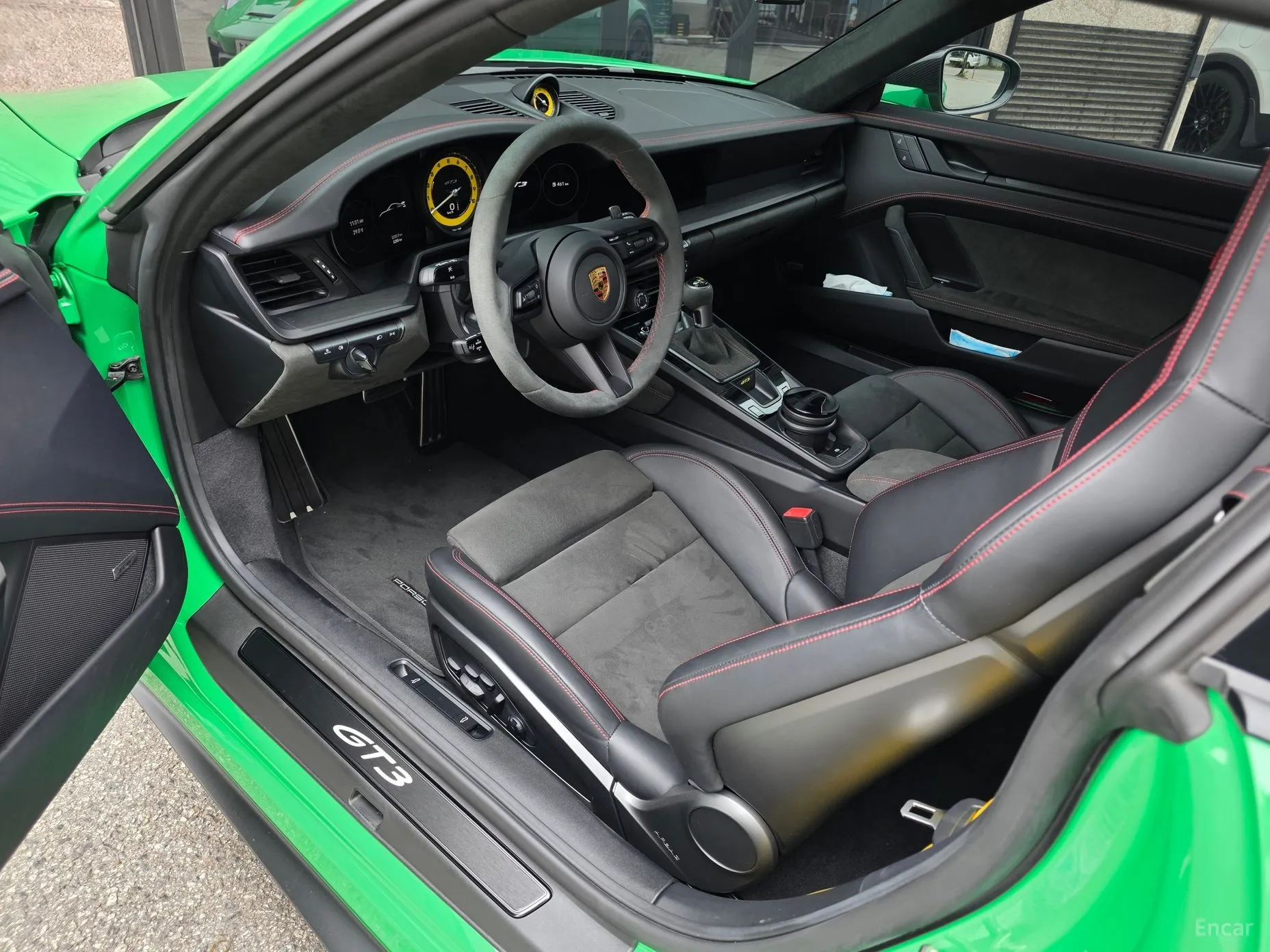 Porsche 911 (992) превью 4