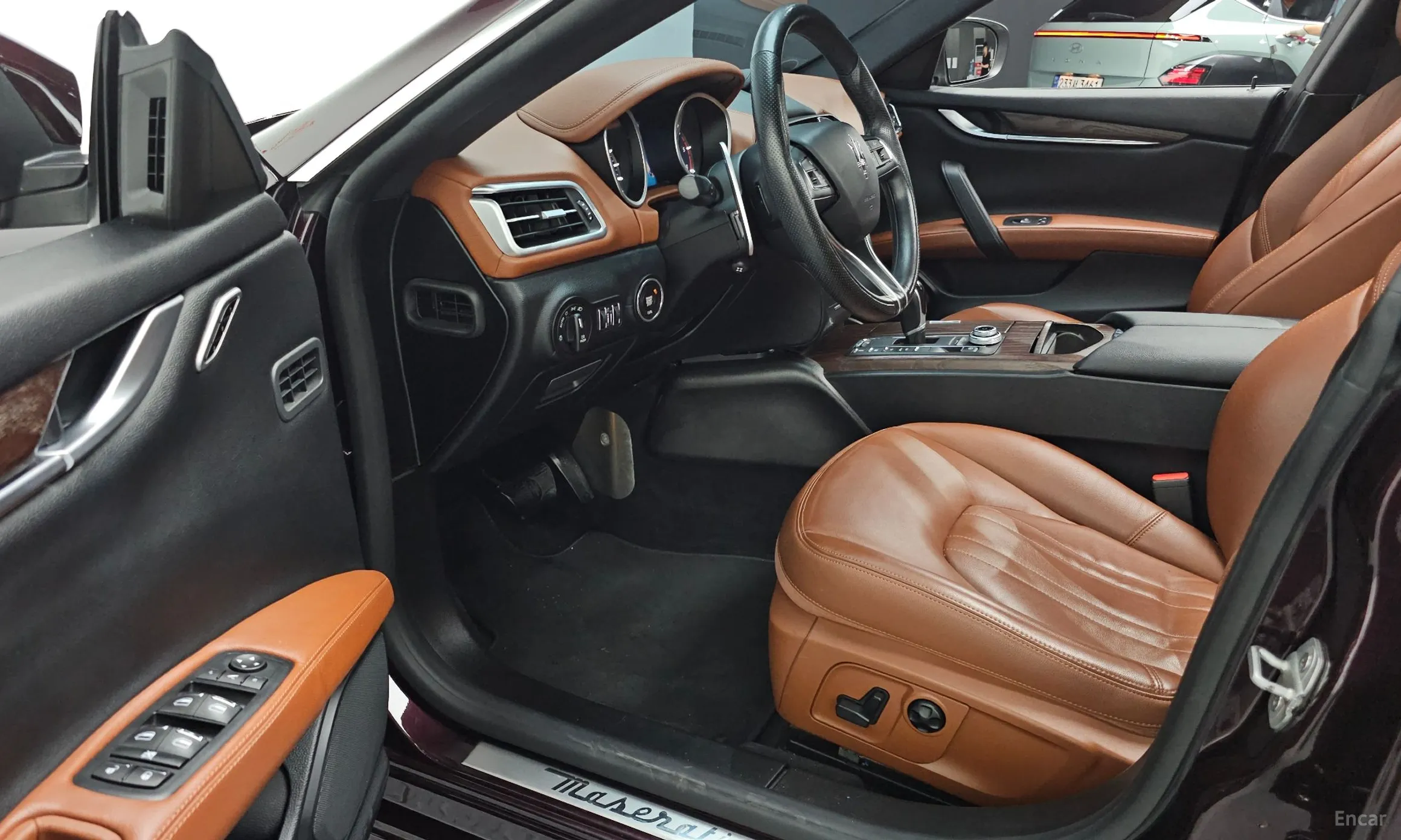 Maserati Ghibli превью 11
