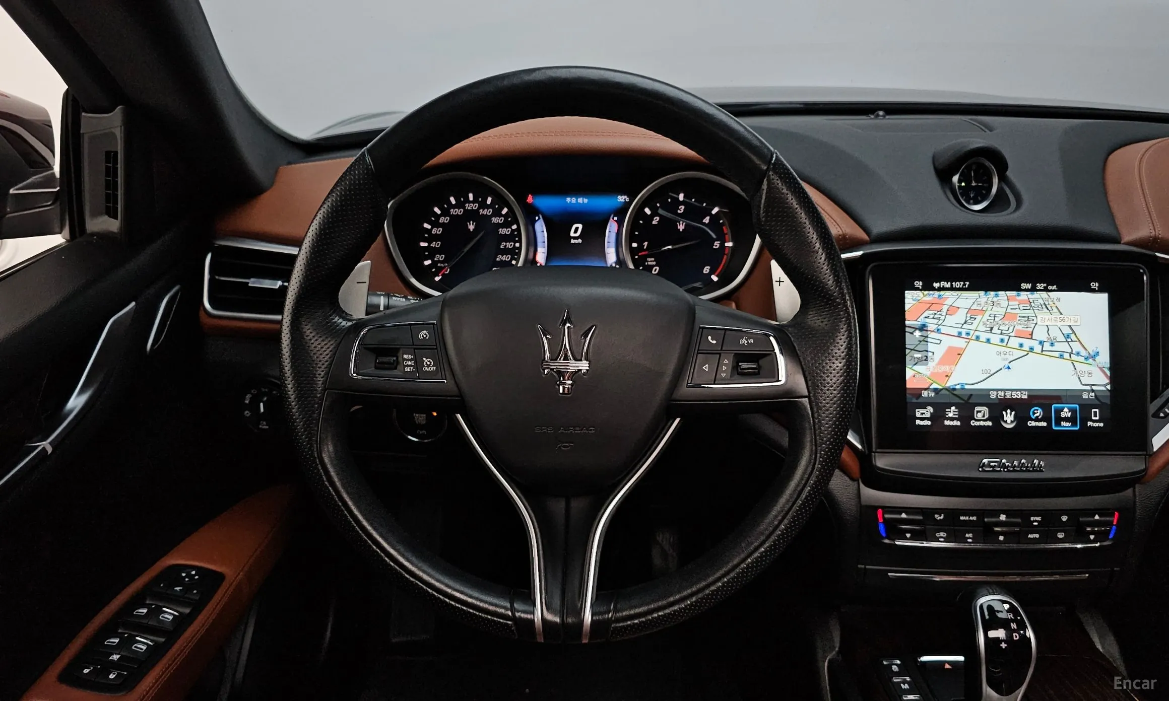 Maserati Ghibli превью 13