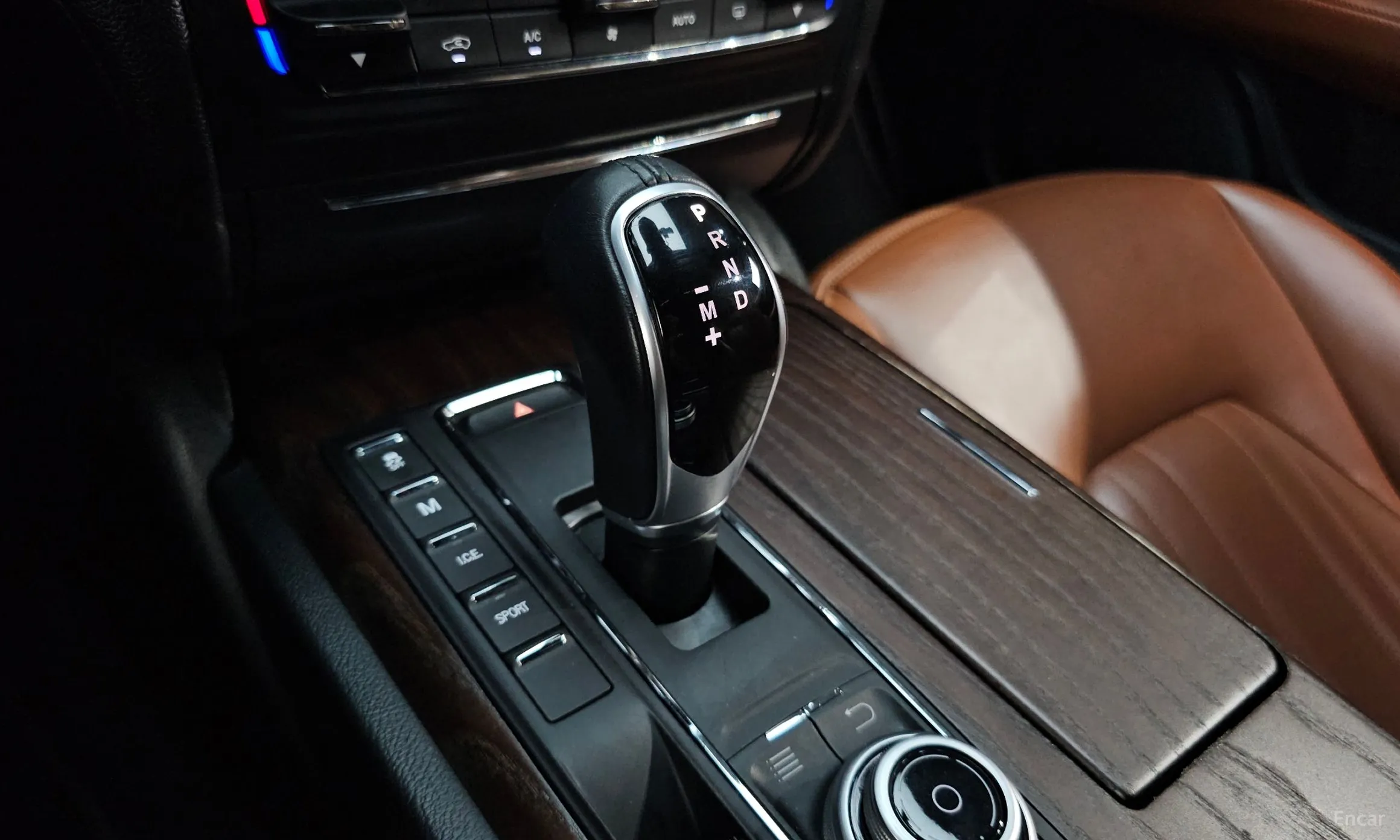 Maserati Ghibli превью 9