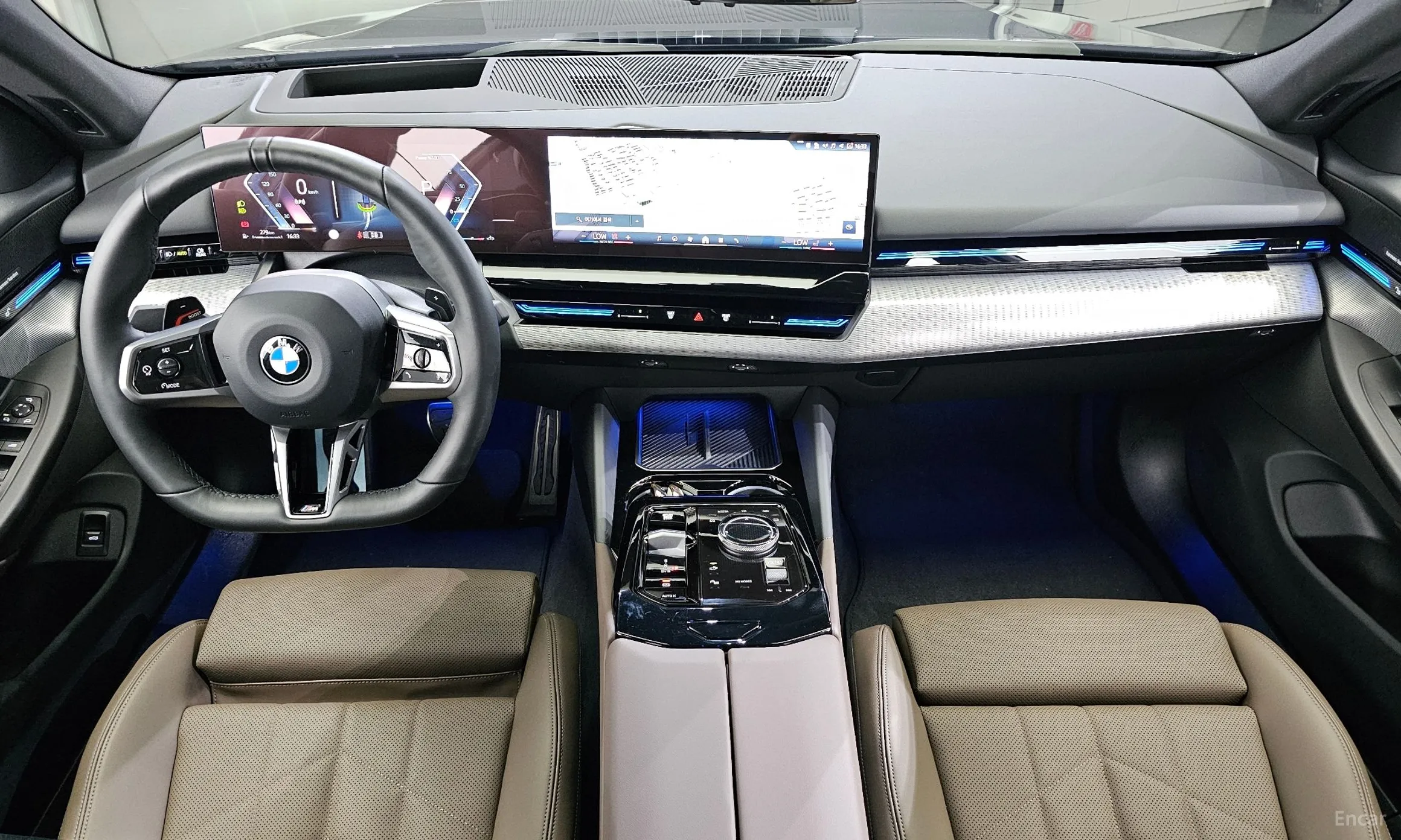 BMW 5 Series (G60) превью 4