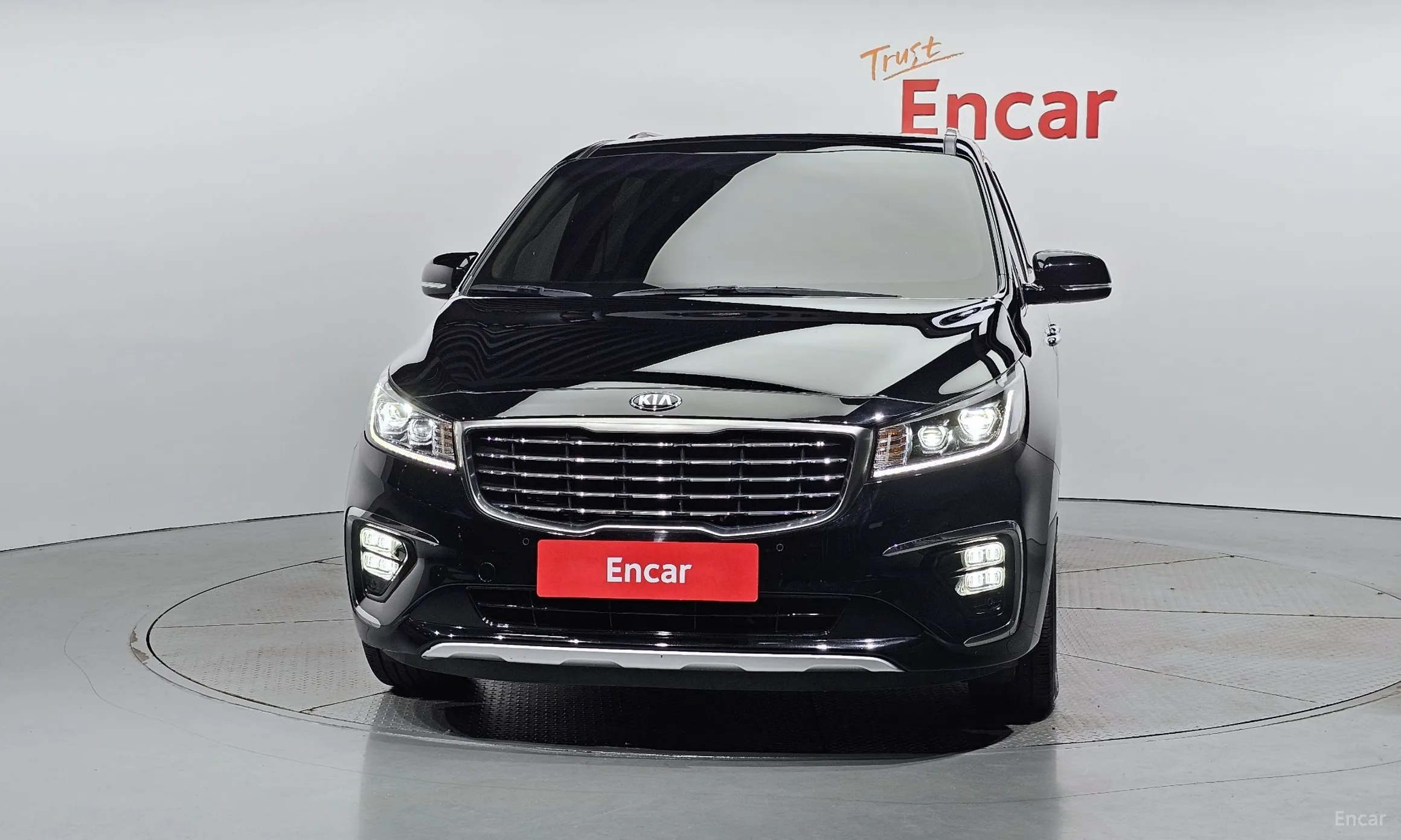 Kia Carnival превью 2