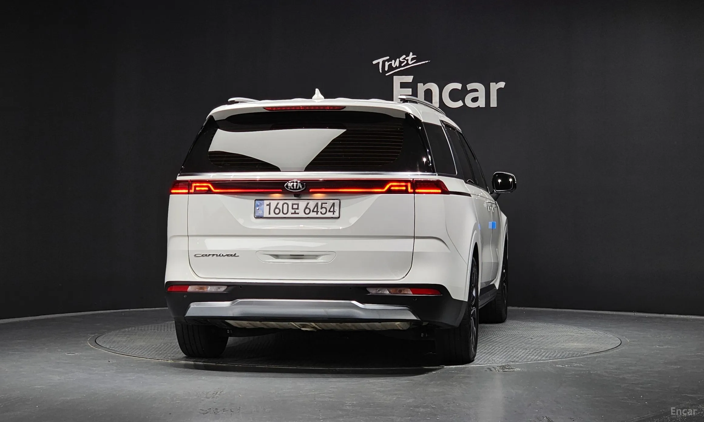 Kia Carnival Gen 4 превью 3