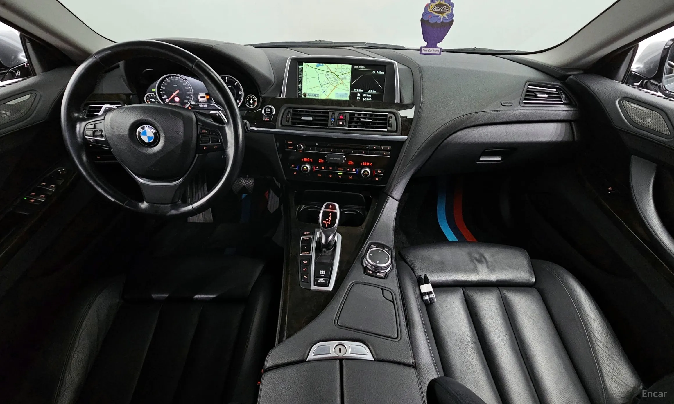 BMW 6 Series (F12) превью 4