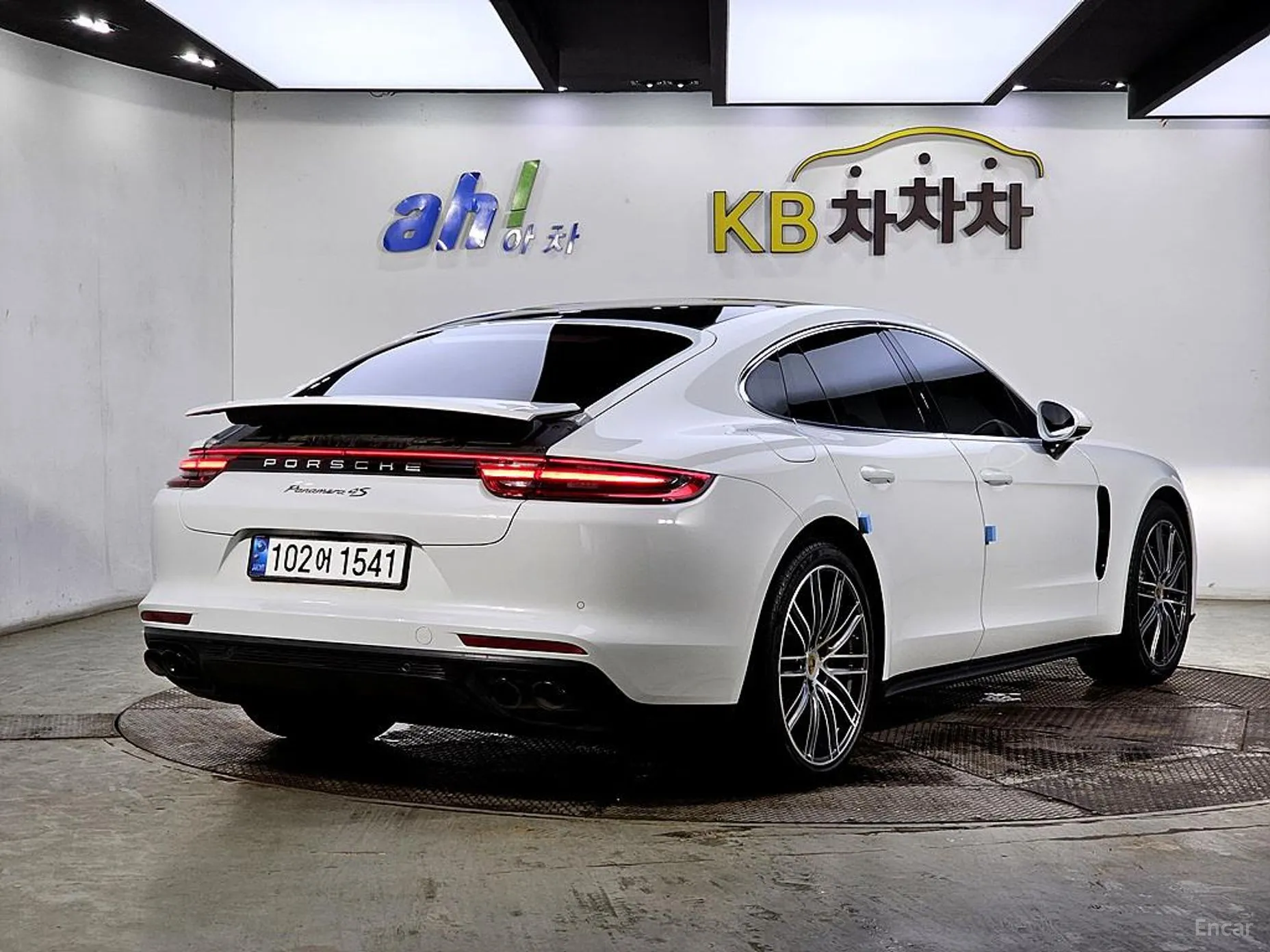 Porsche Panamera (971) превью 3
