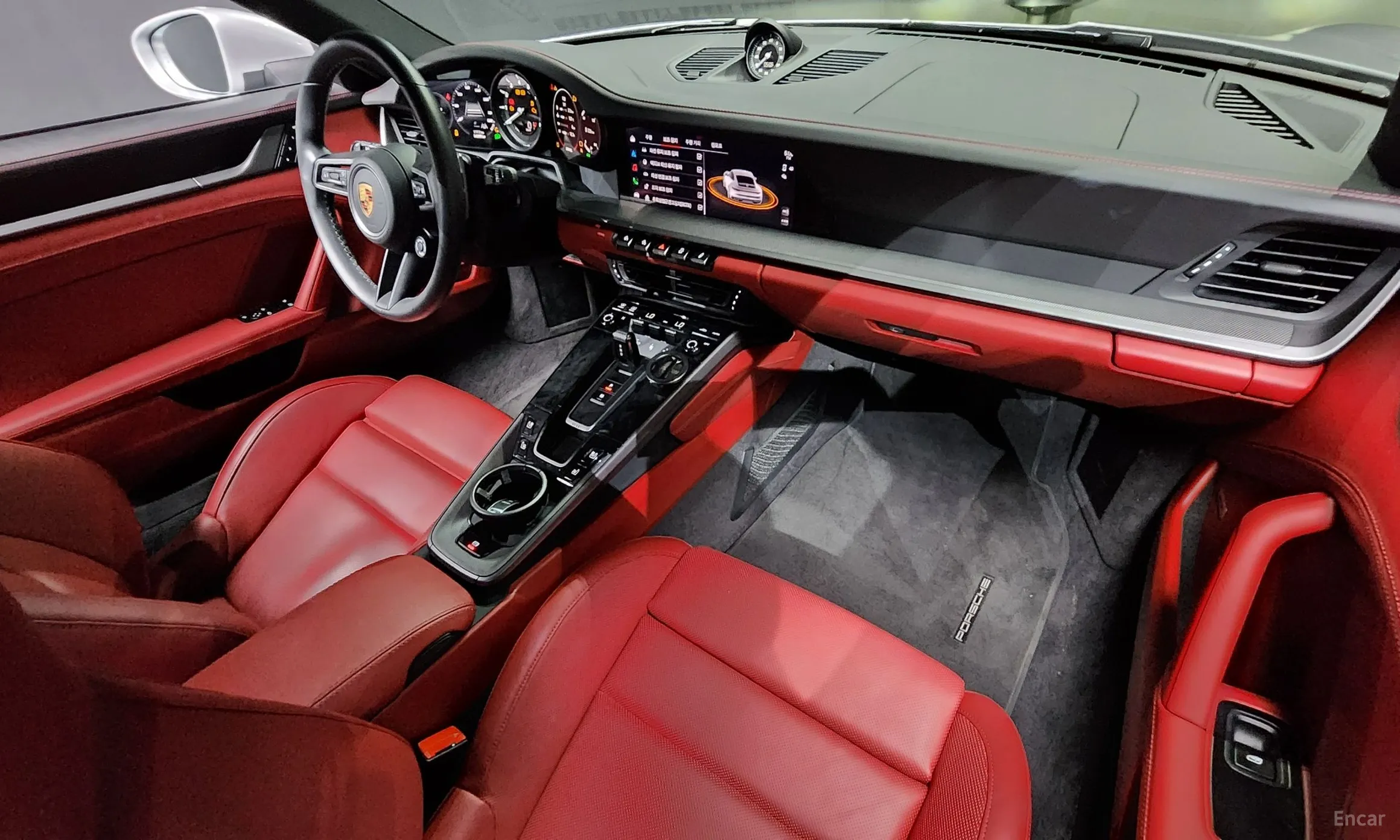 Porsche 911 (992) превью 4