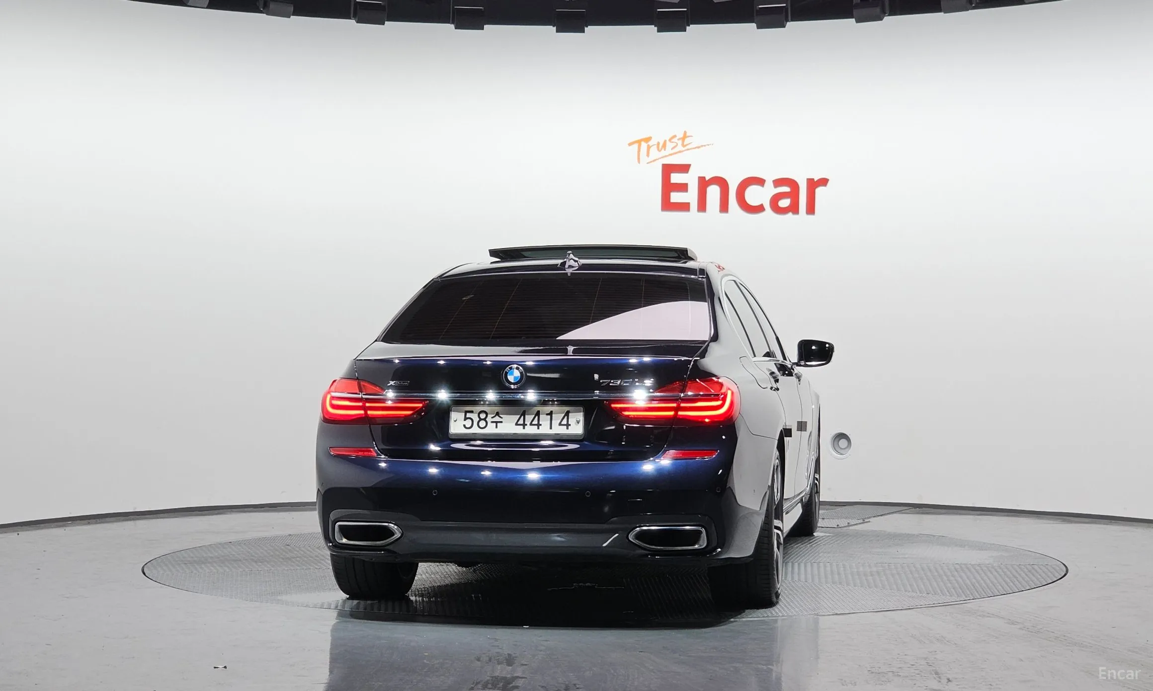 BMW 7 Series (G11) превью 3