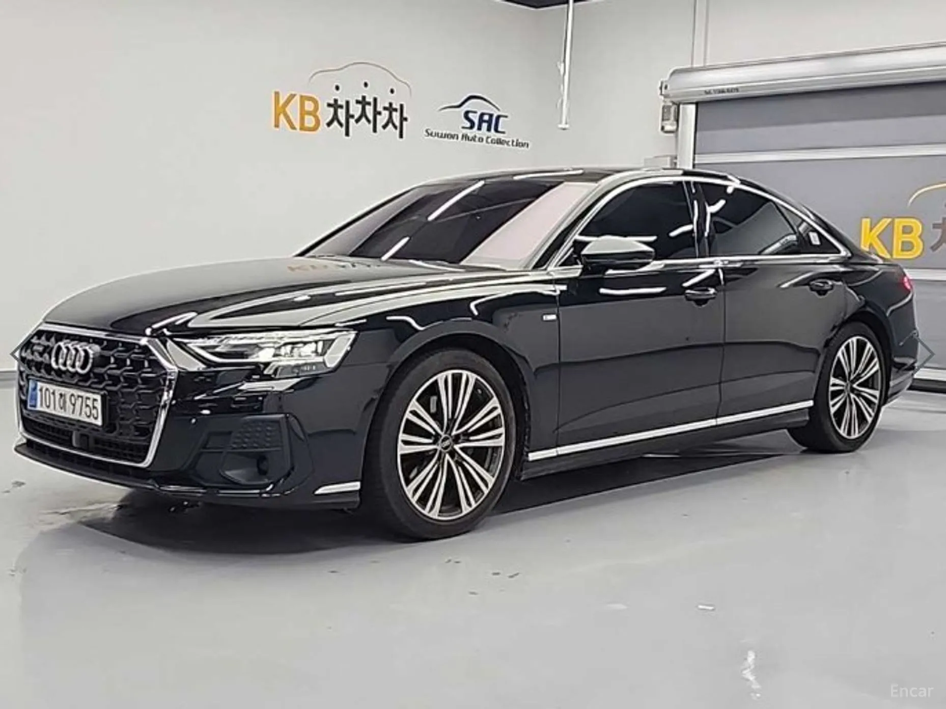Audi A8 (D5)