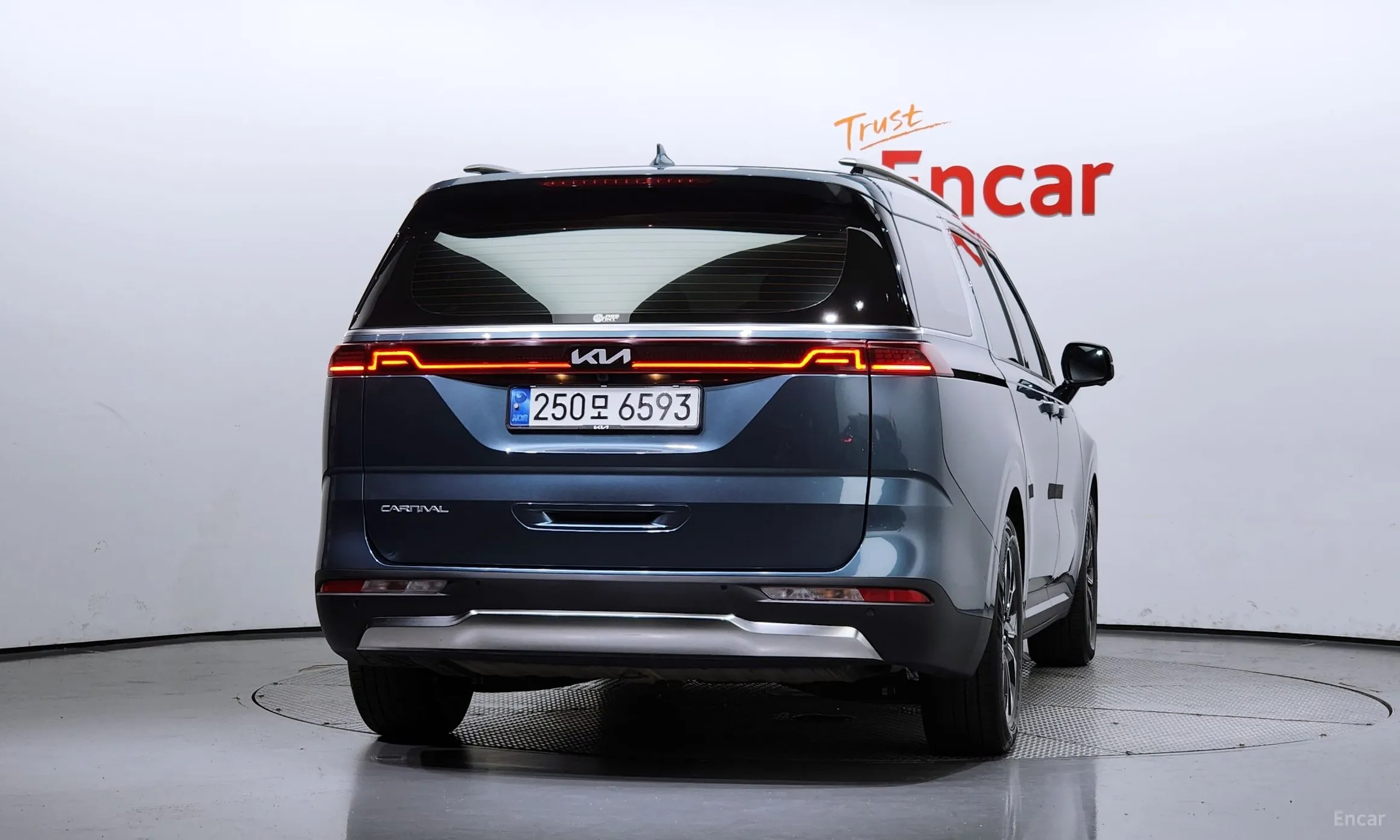 Kia Carnival Gen 4 превью 3
