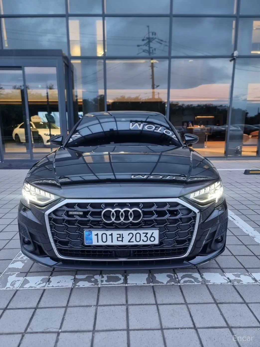 Audi A8 (D5)
