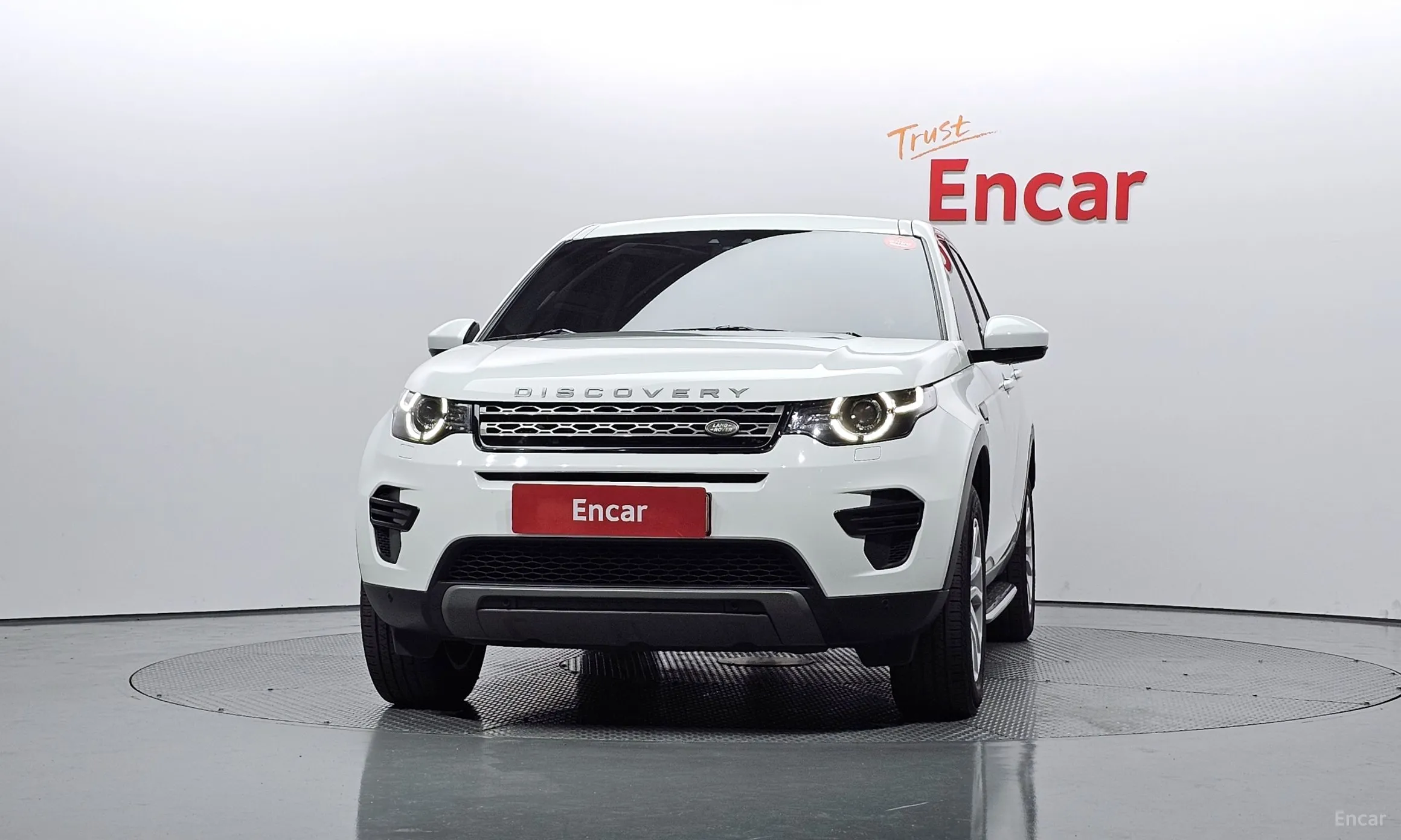 Land Rover Discovery Sports превью 2