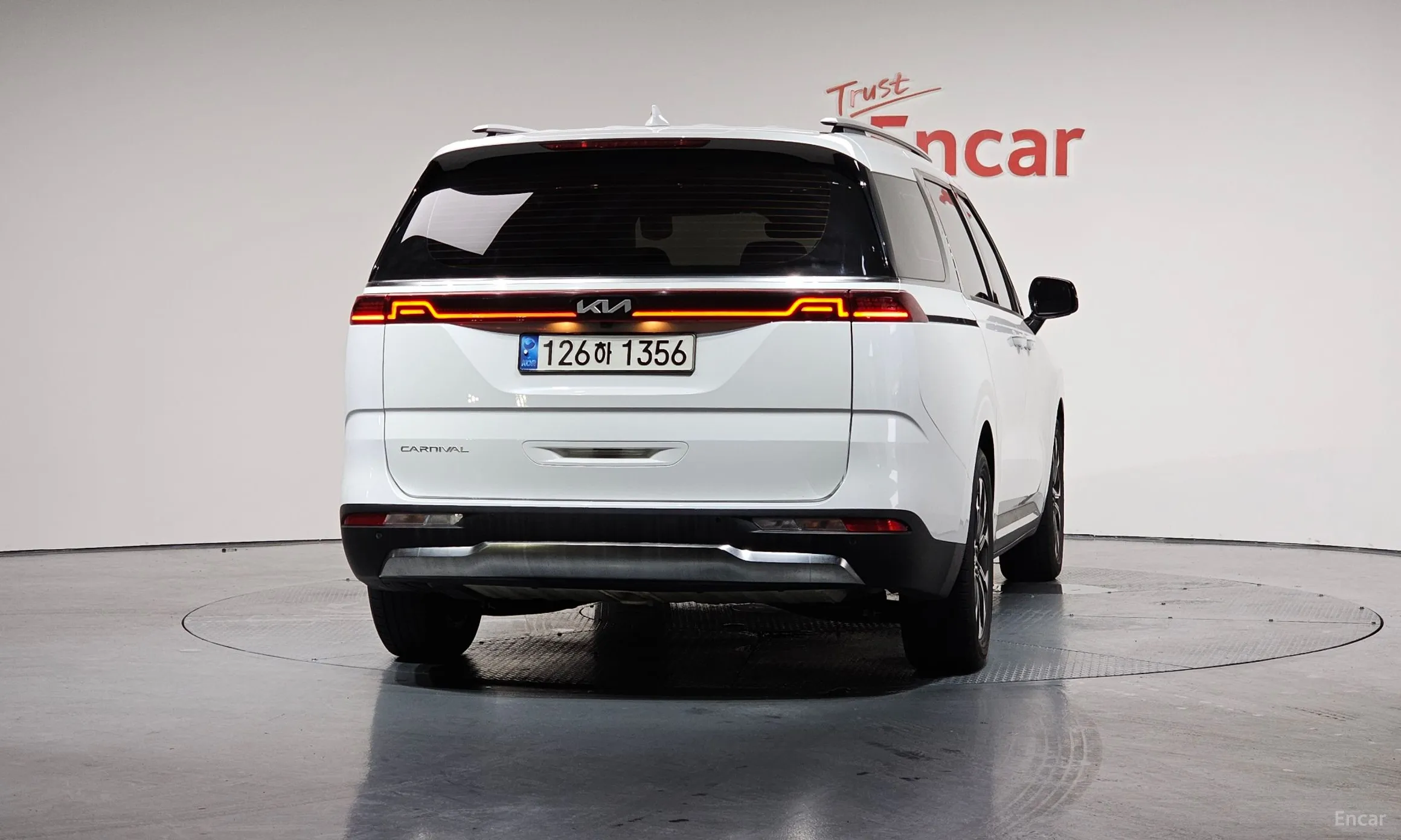 Kia Carnival Gen 4 превью 3