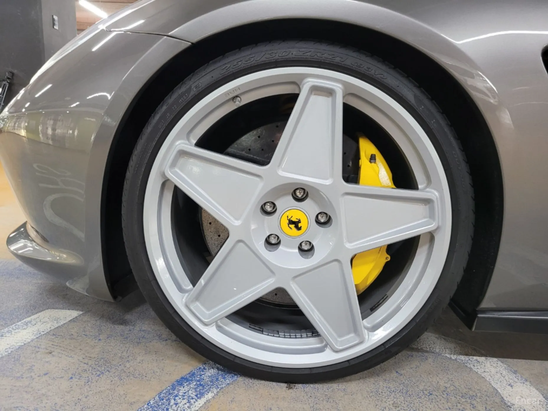 Ferrari GTC4 Rousseau превью 18