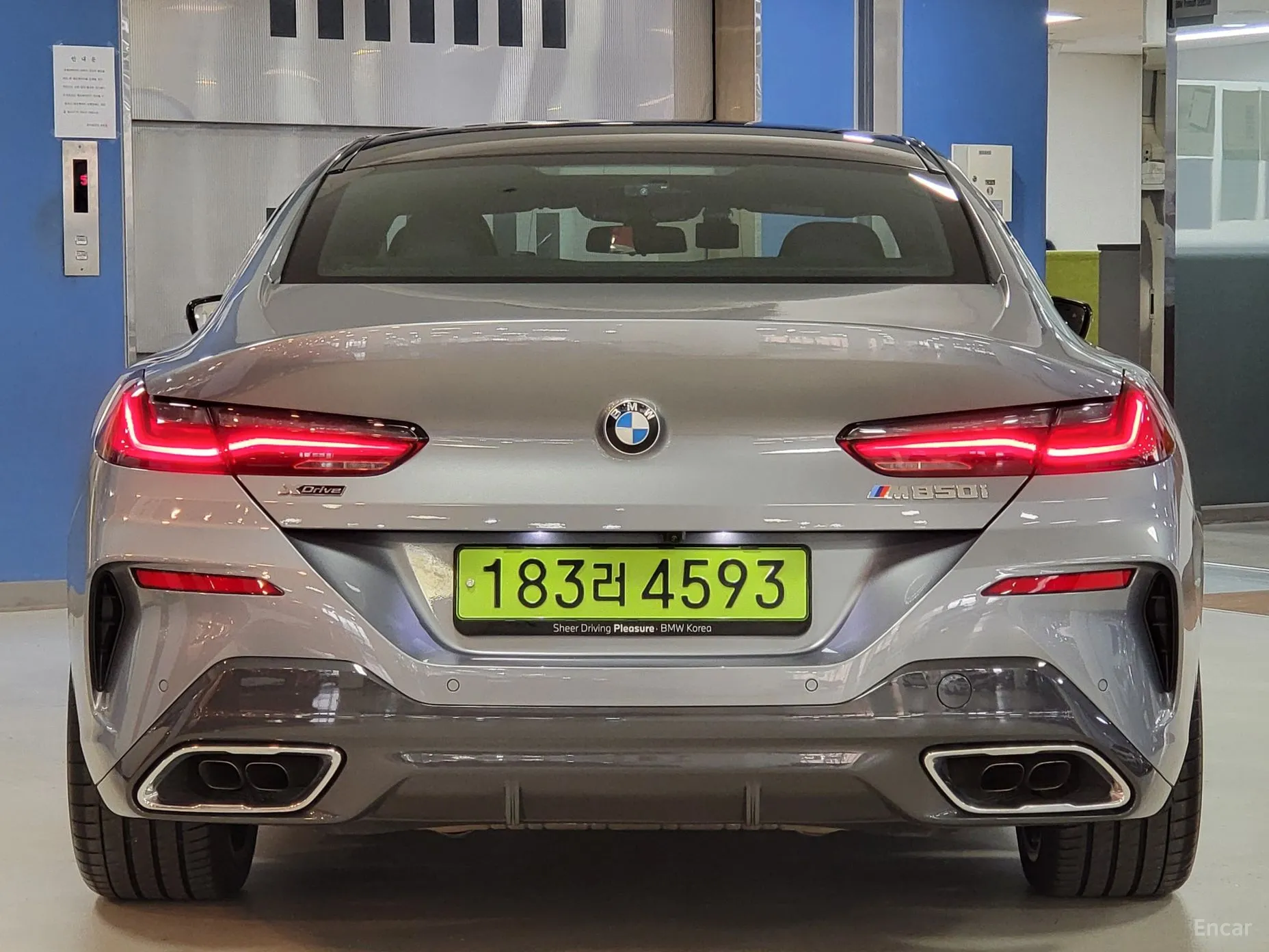 BMW 8-series (G15) превью 3