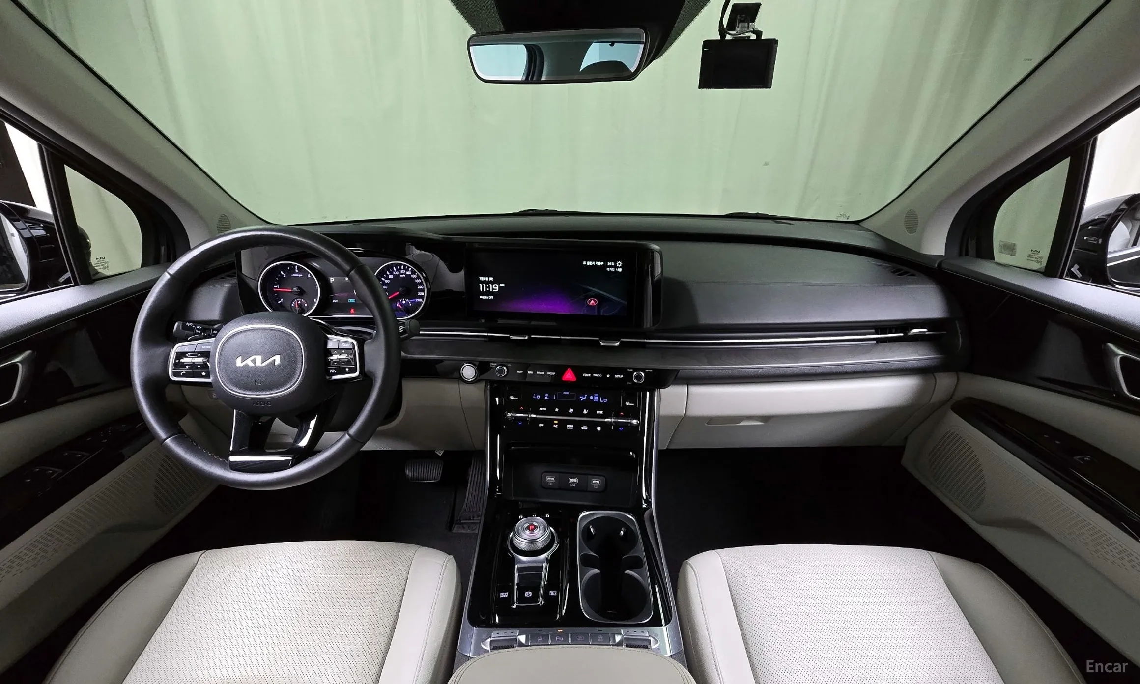 Kia Carnival Gen 4 превью 4
