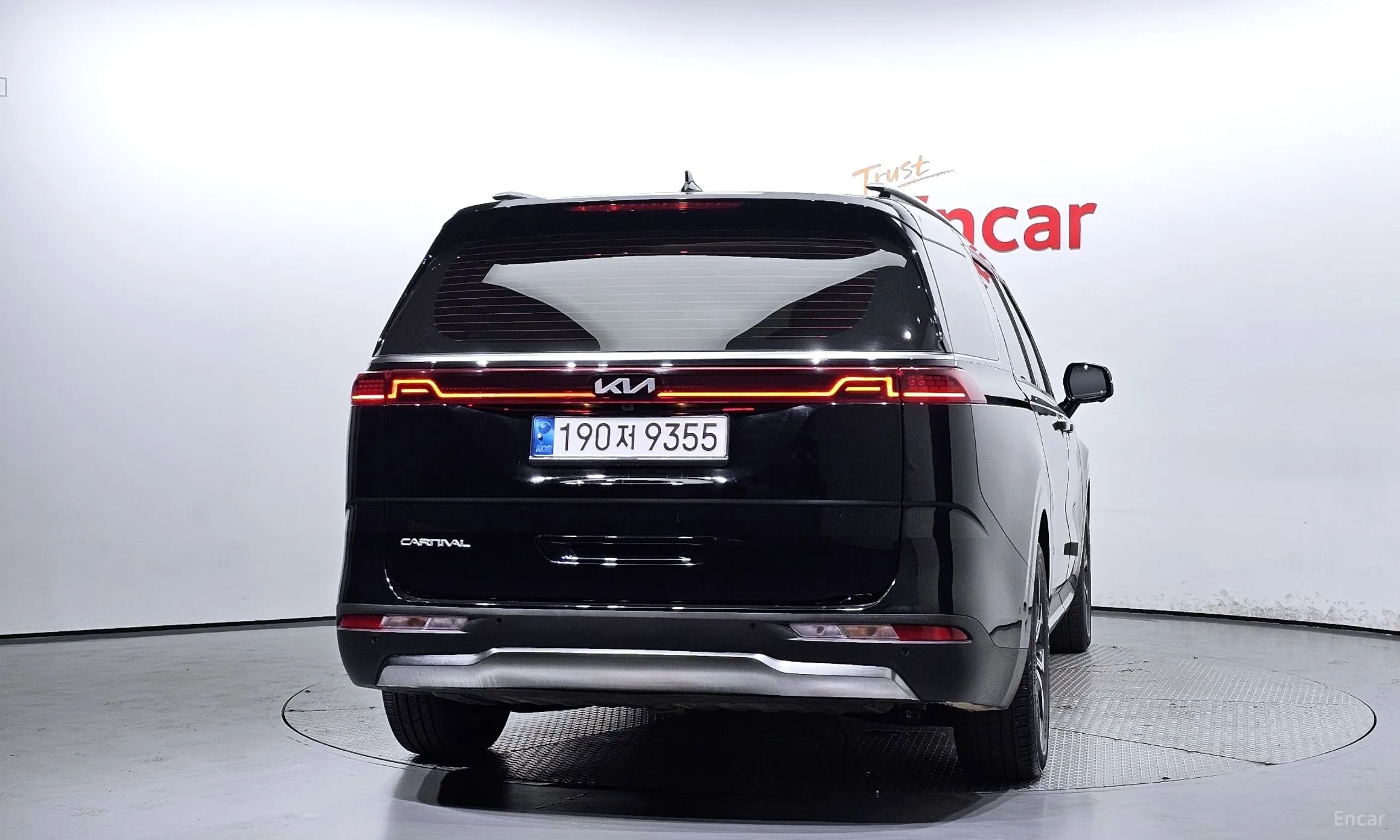 Kia Carnival Gen 4 превью 3