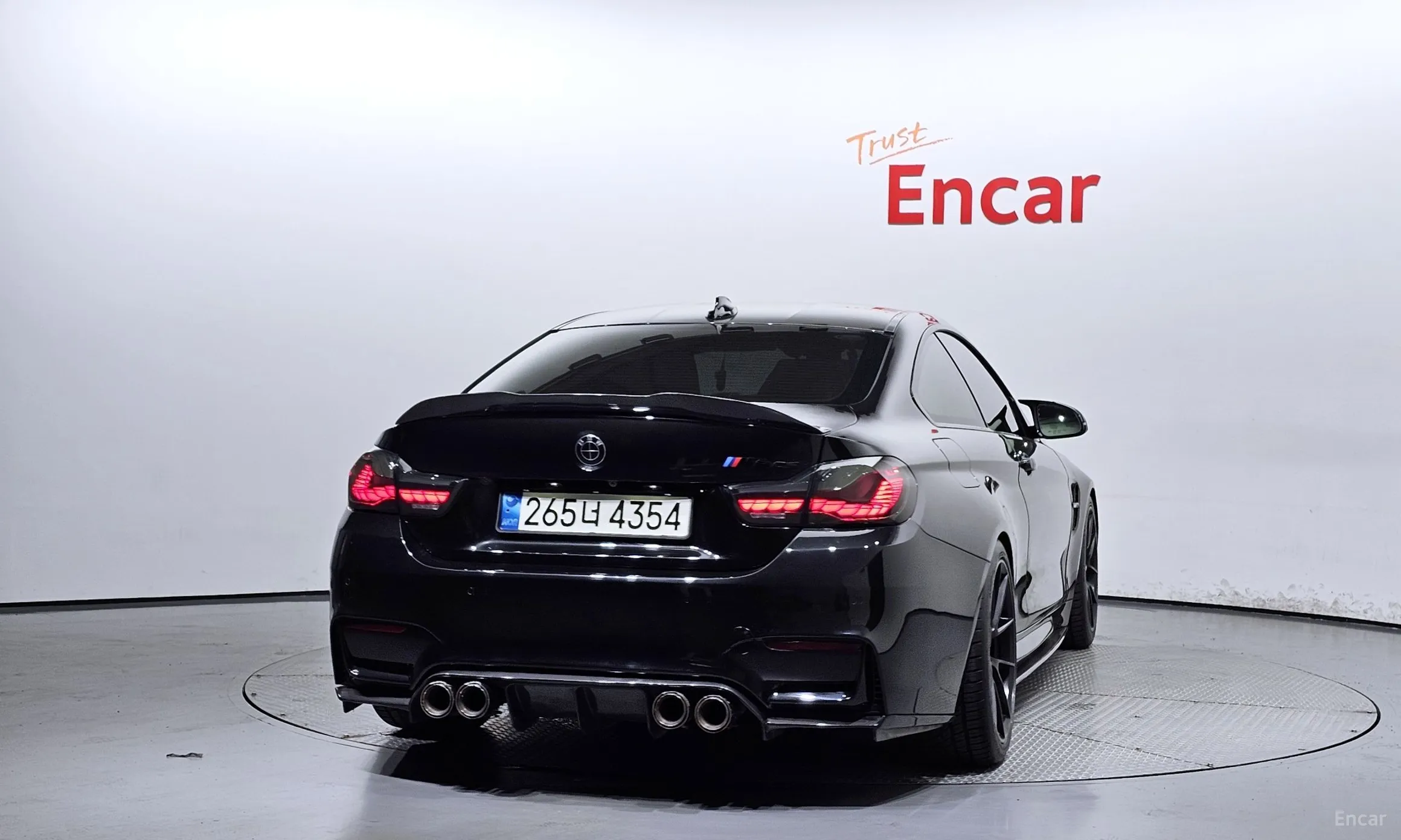 BMW M4 (F82) превью 3