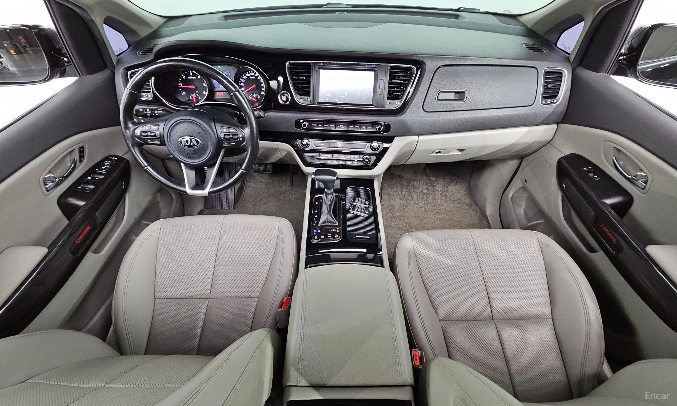 Kia Carnival превью 4