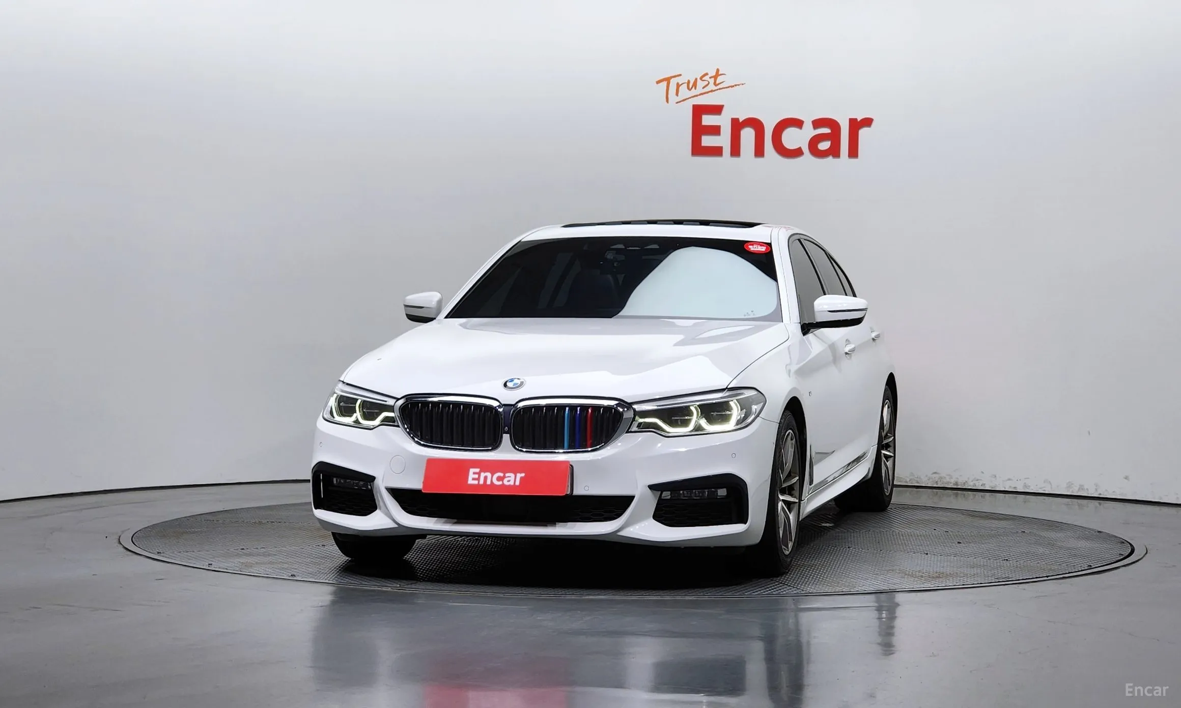 BMW 5 Series (G30) превью 2