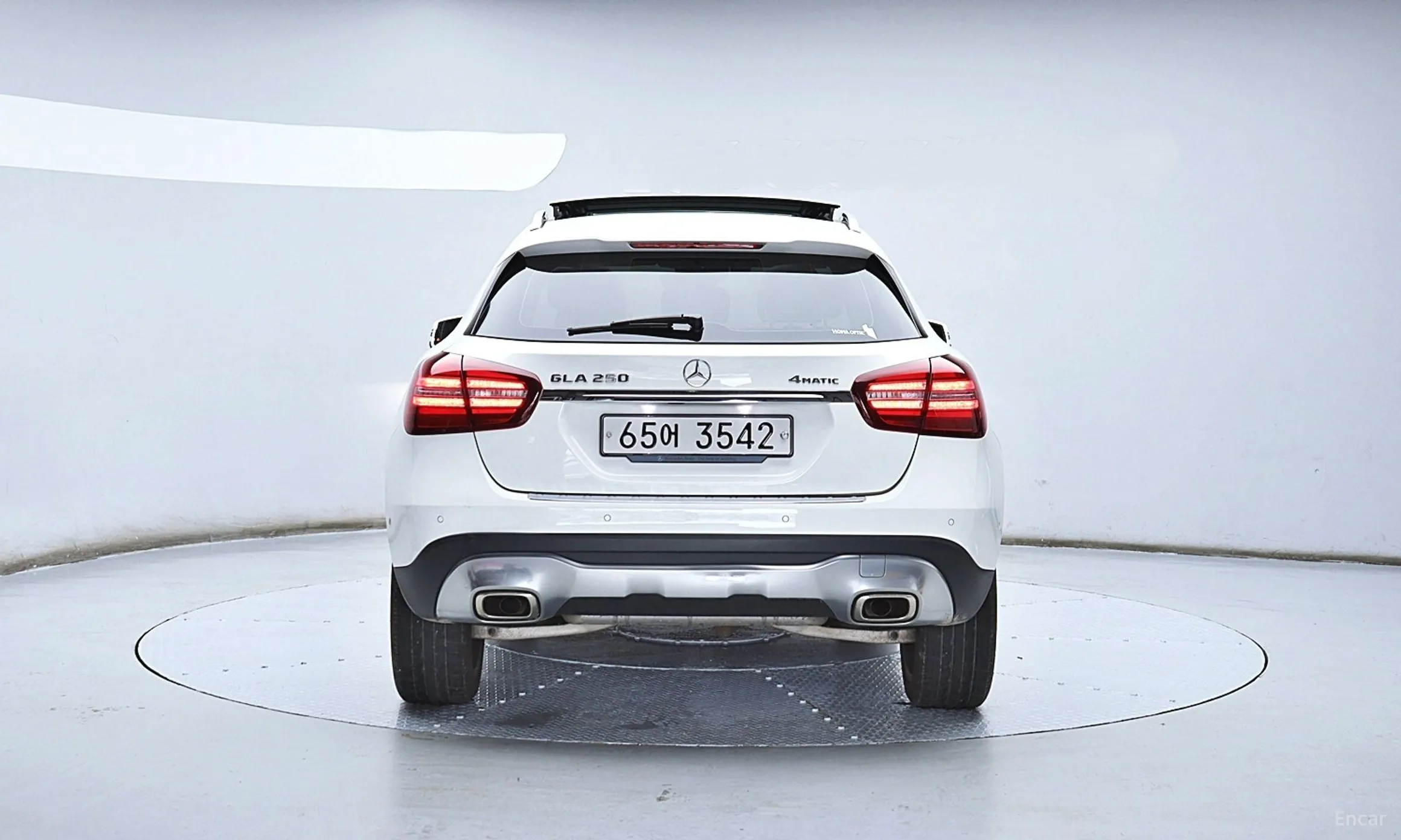Mercedes Benz GLA-Class X156