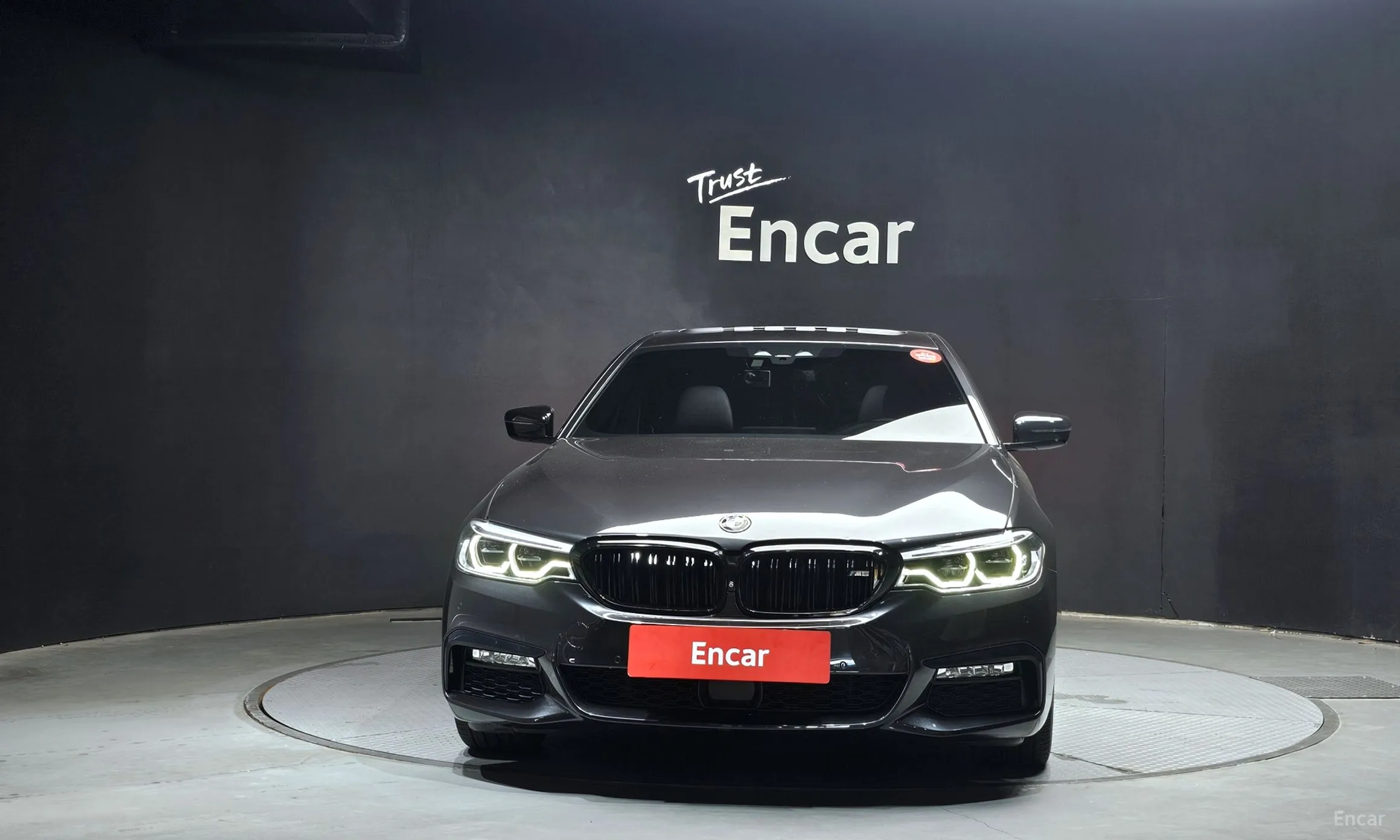 BMW 5 Series (G30) превью 2