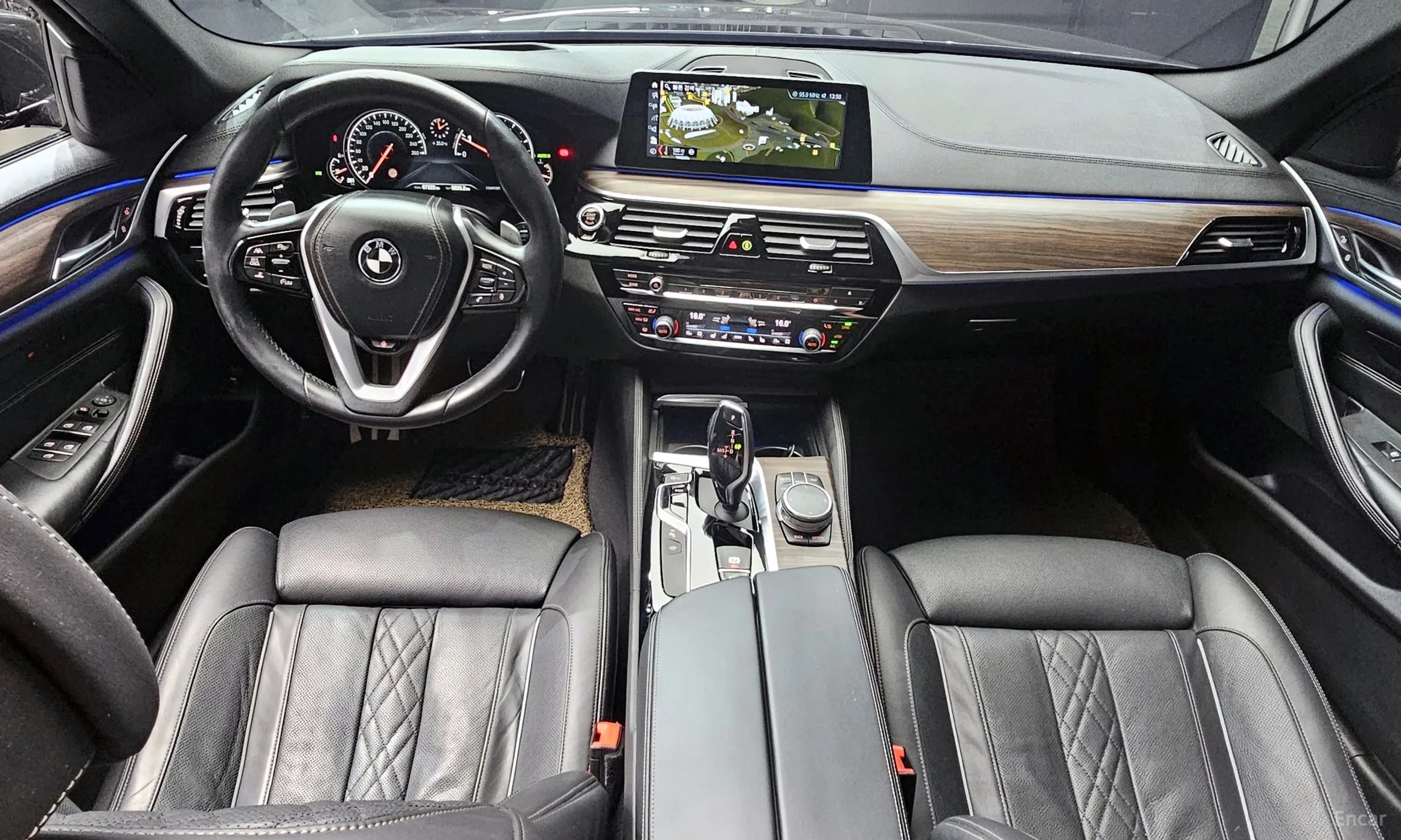 BMW 5 Series (G30) превью 4