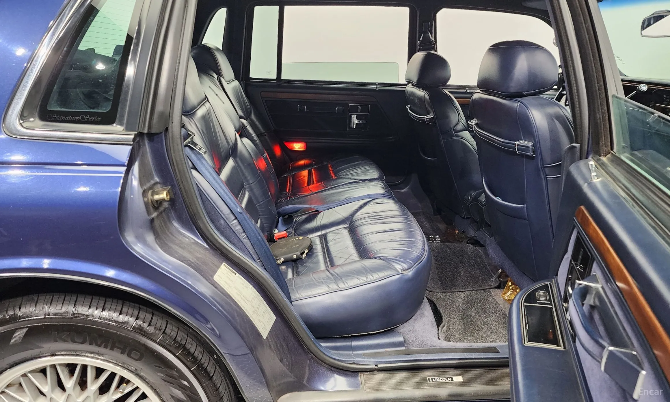 Lincoln Continental превью 12