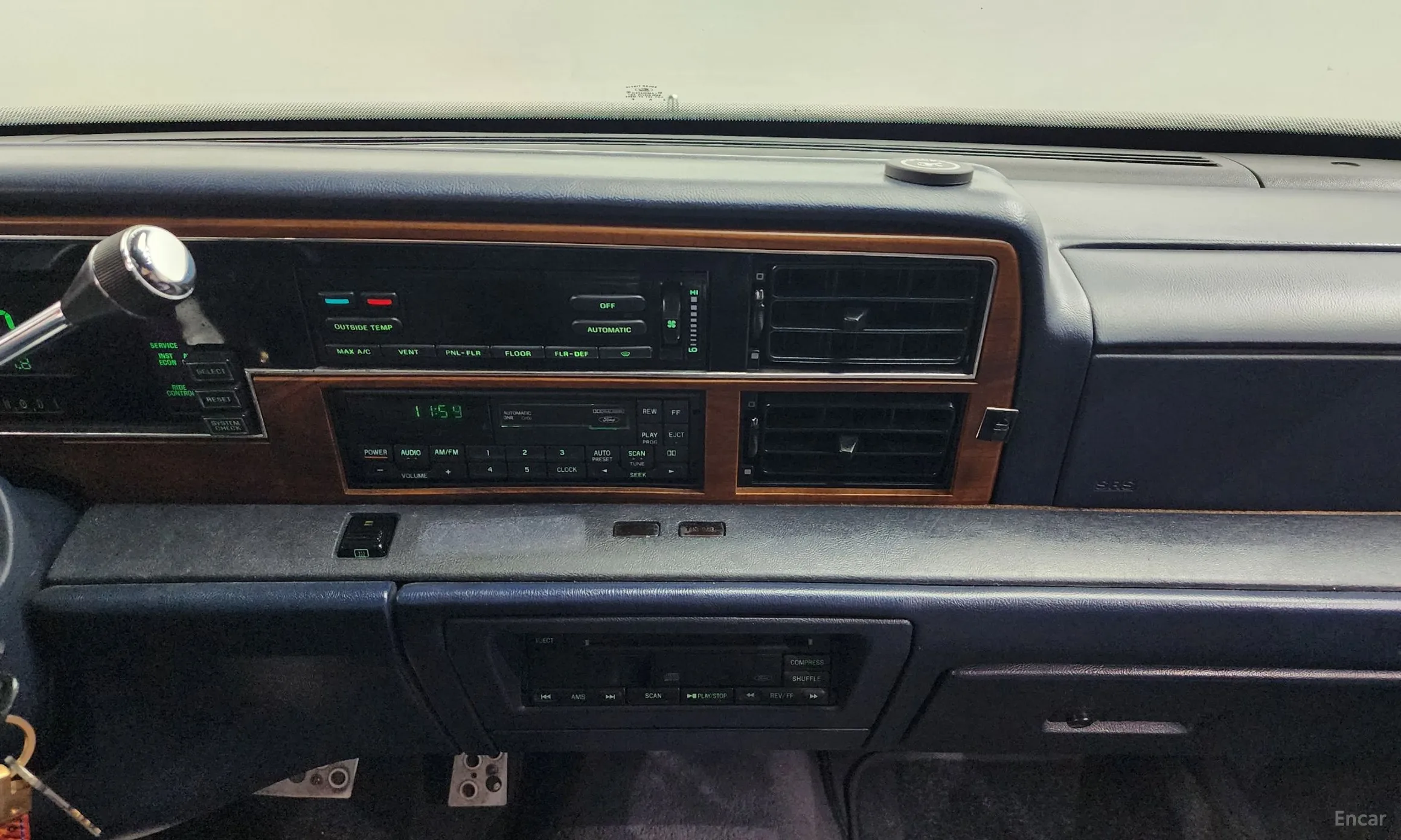 Lincoln Continental превью 16