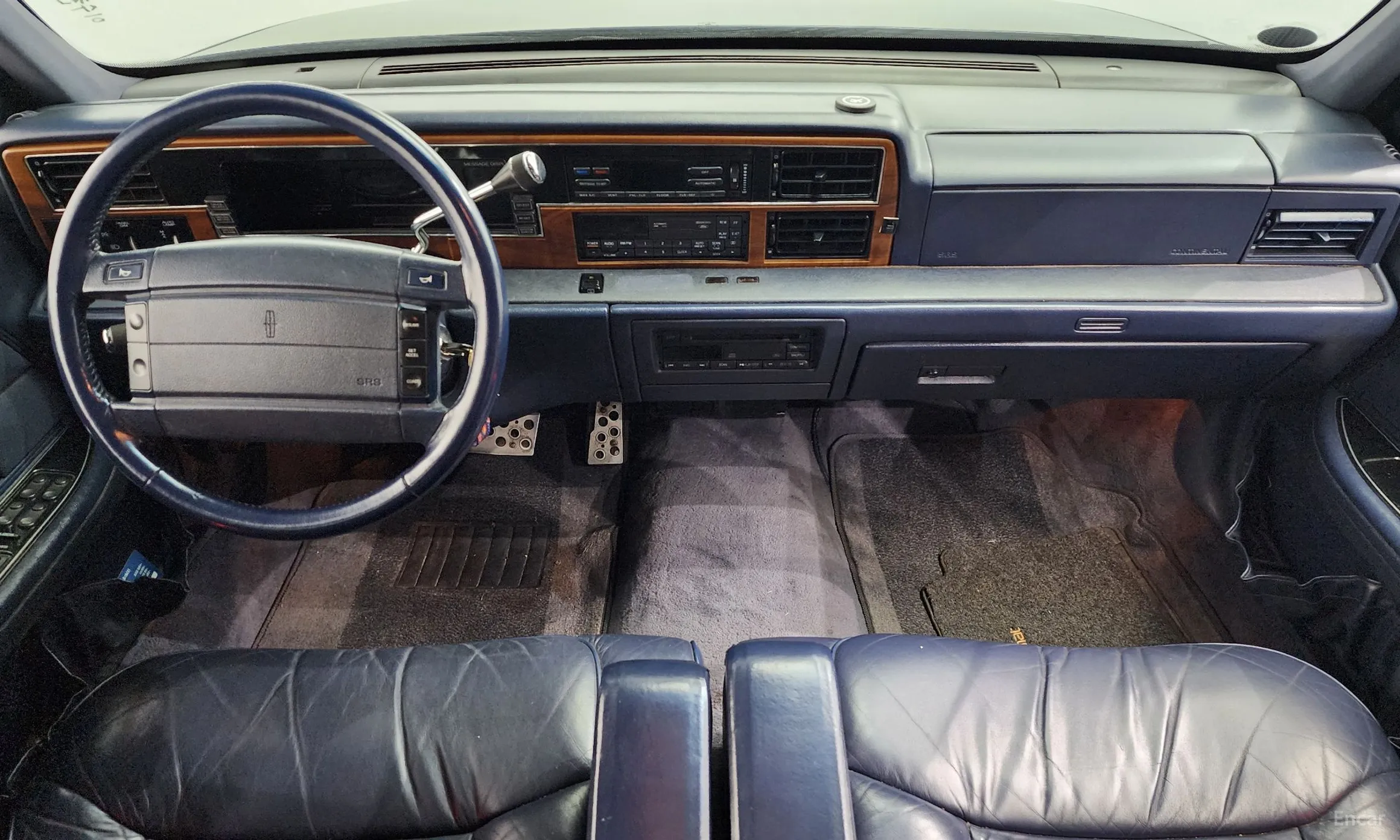 Lincoln Continental превью 7