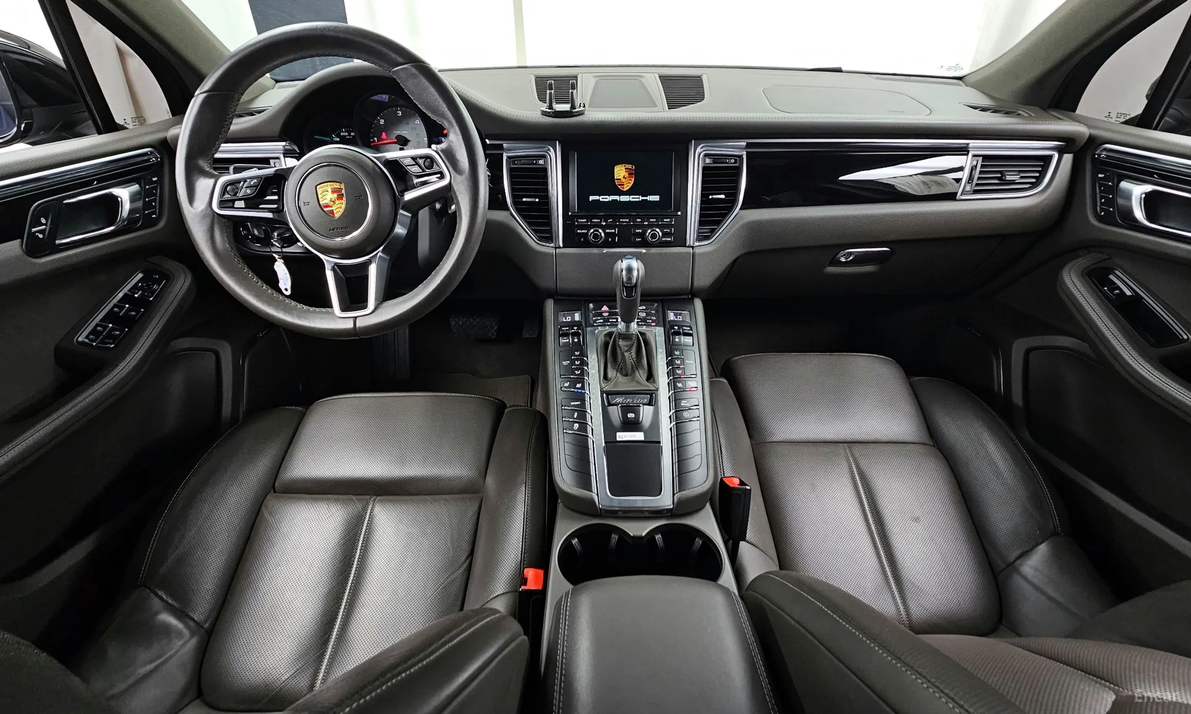 Porsche Macan превью 4