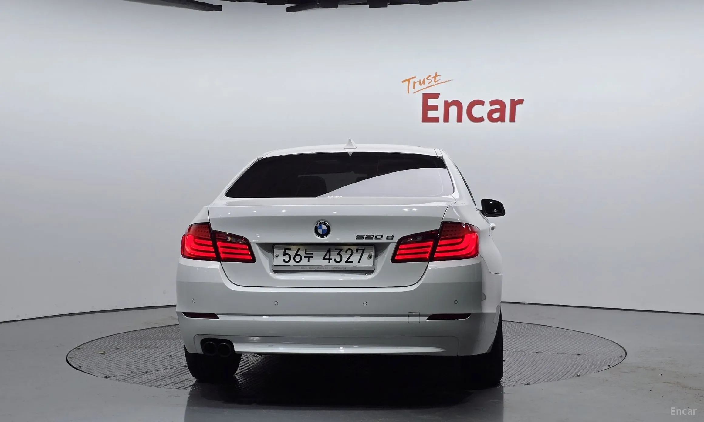 BMW 5 Series (F10) превью 3