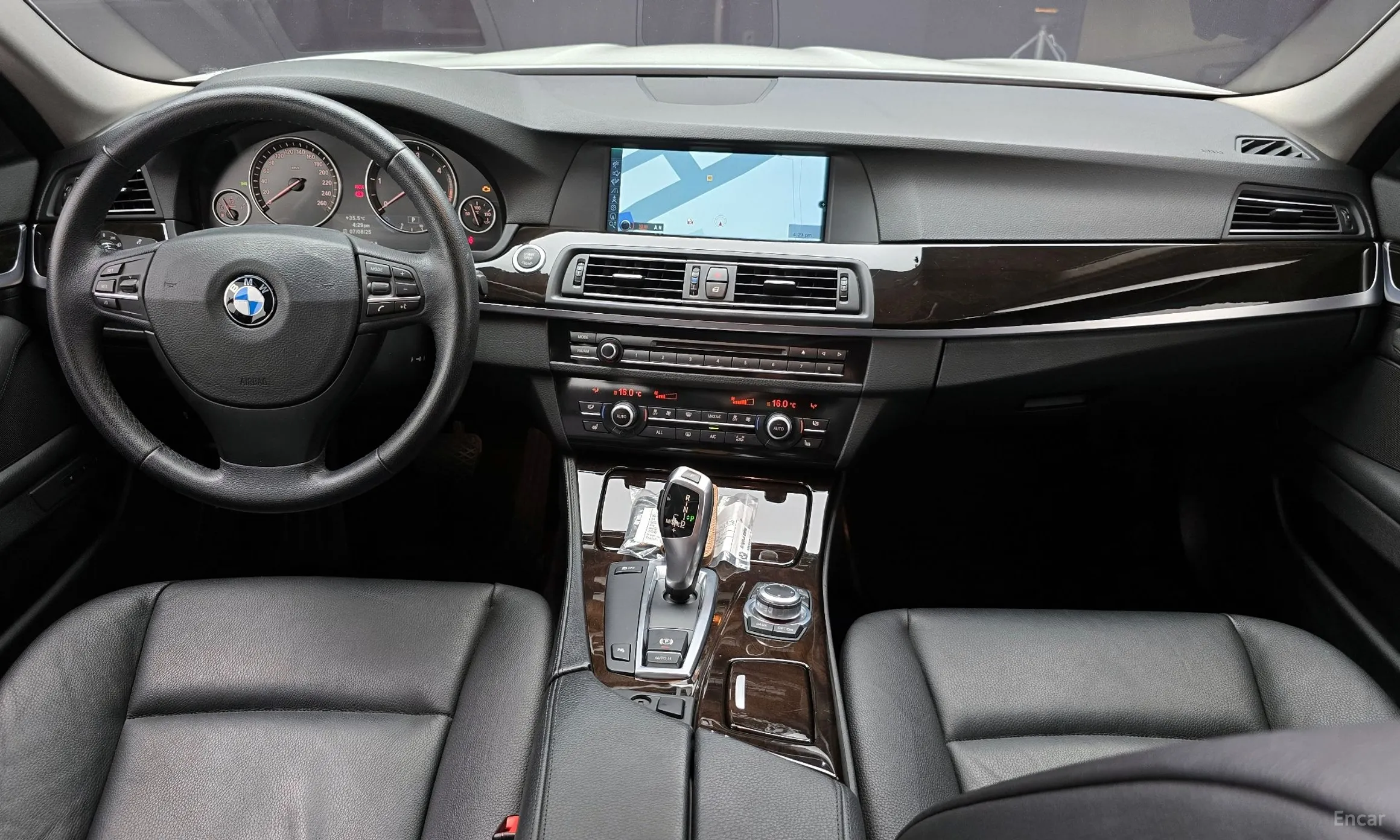 BMW 5 Series (F10) превью 4