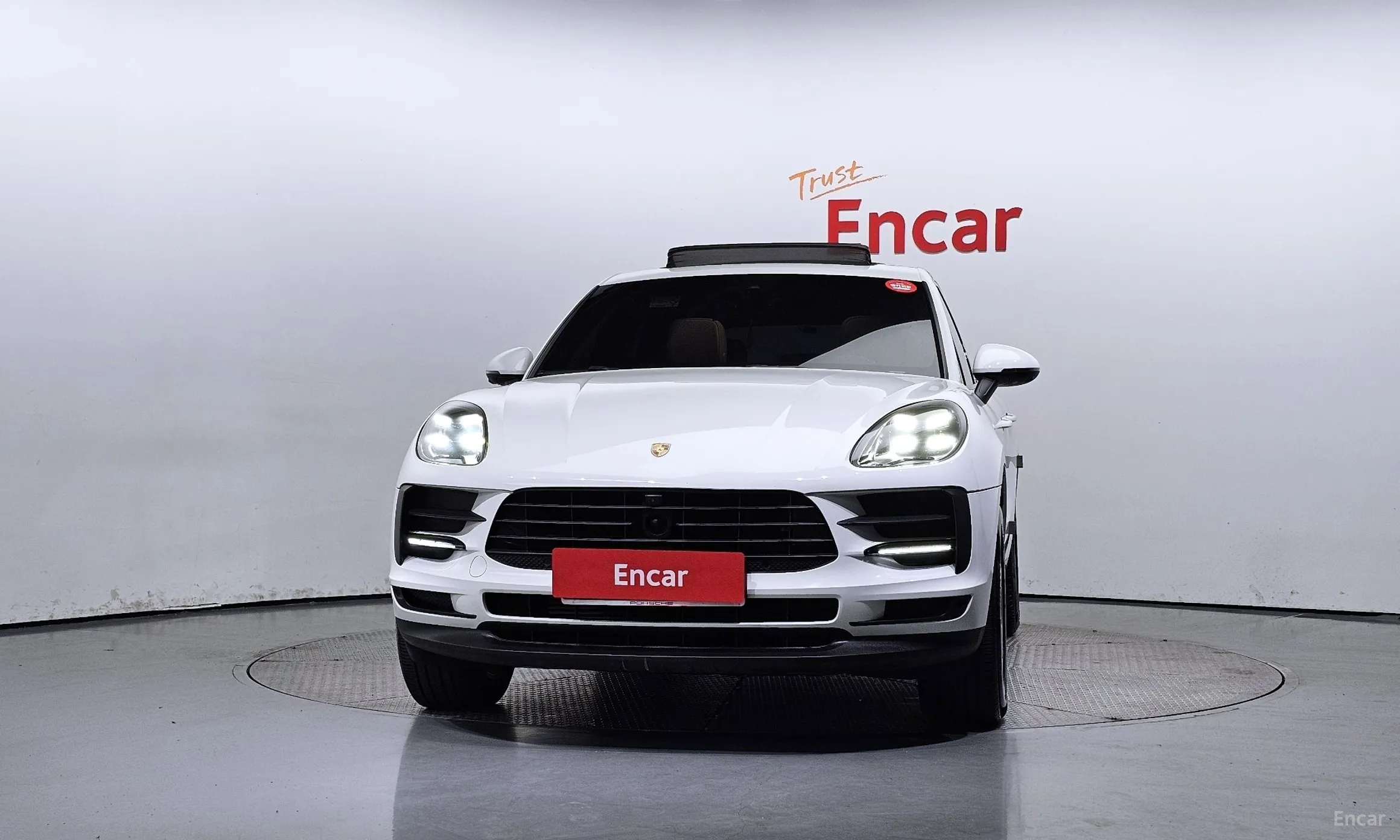 Porsche Macan превью 2