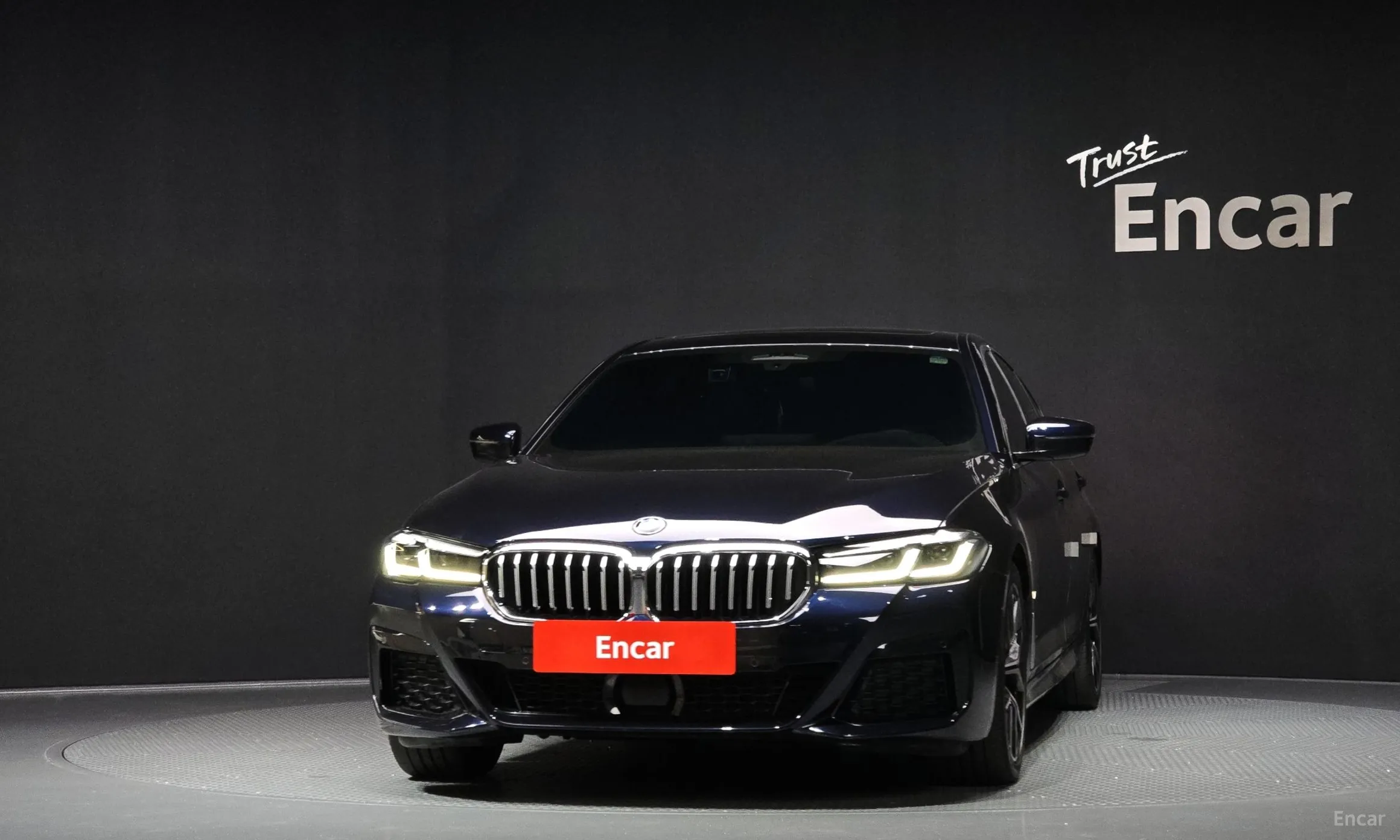 BMW 5 Series (G30) превью 2
