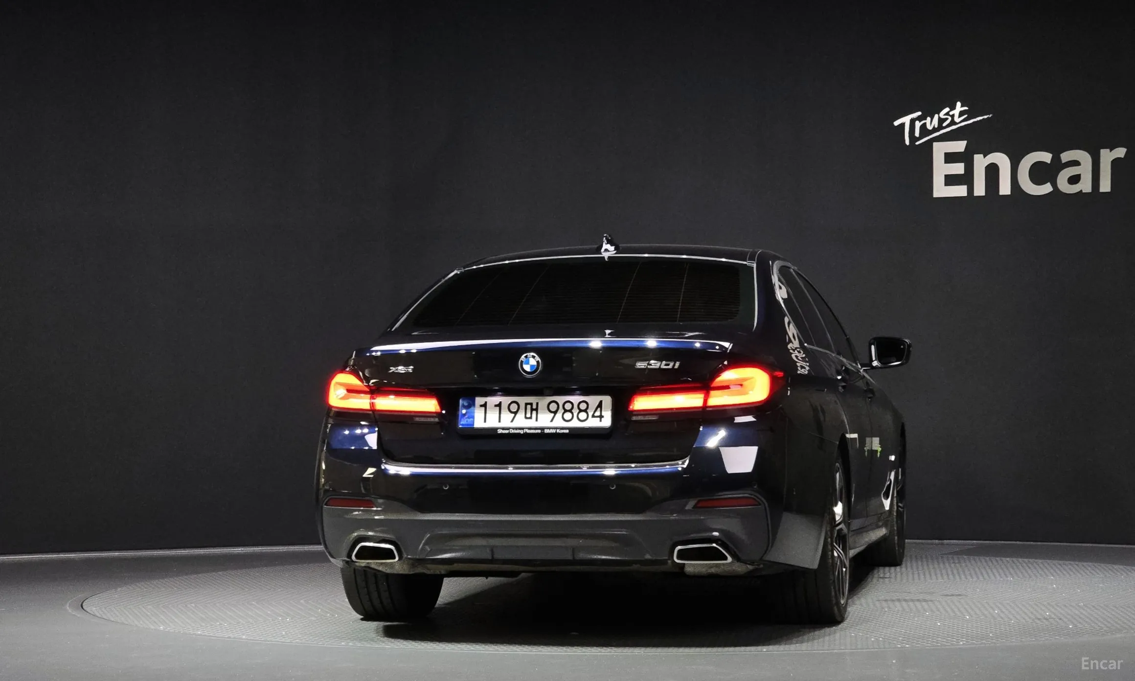 BMW 5 Series (G30) превью 3