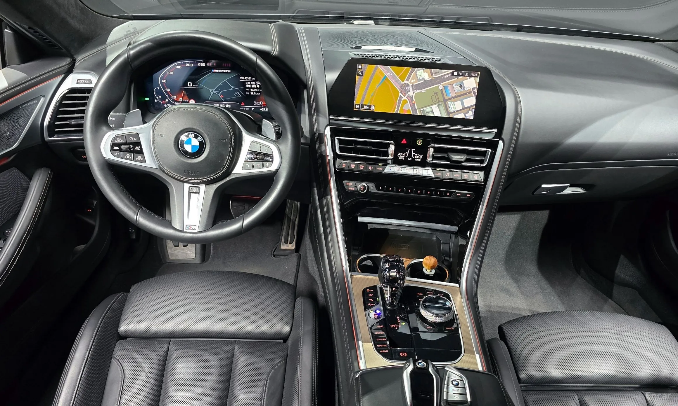 BMW 8-series (G15) превью 4