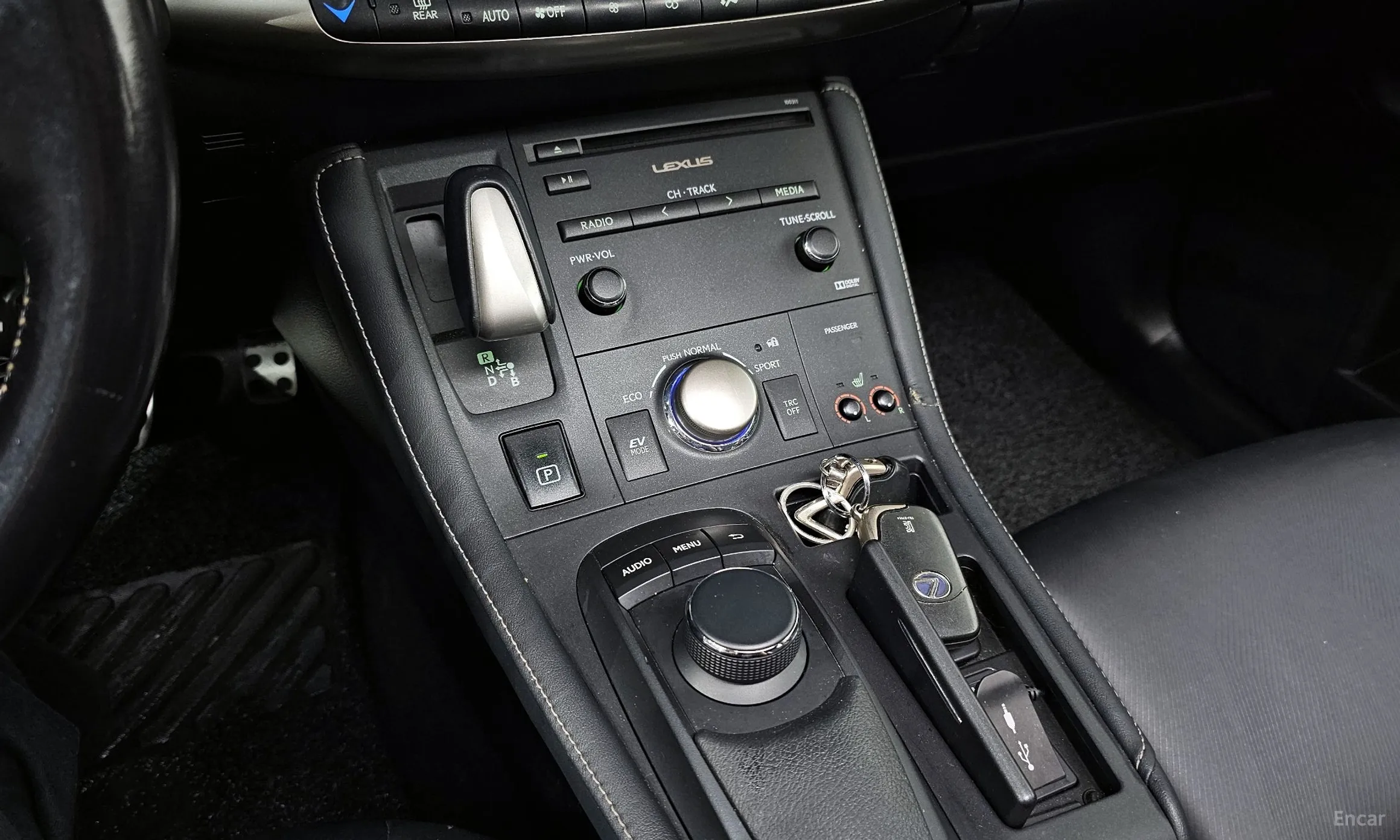 Lexus CT200h превью 9