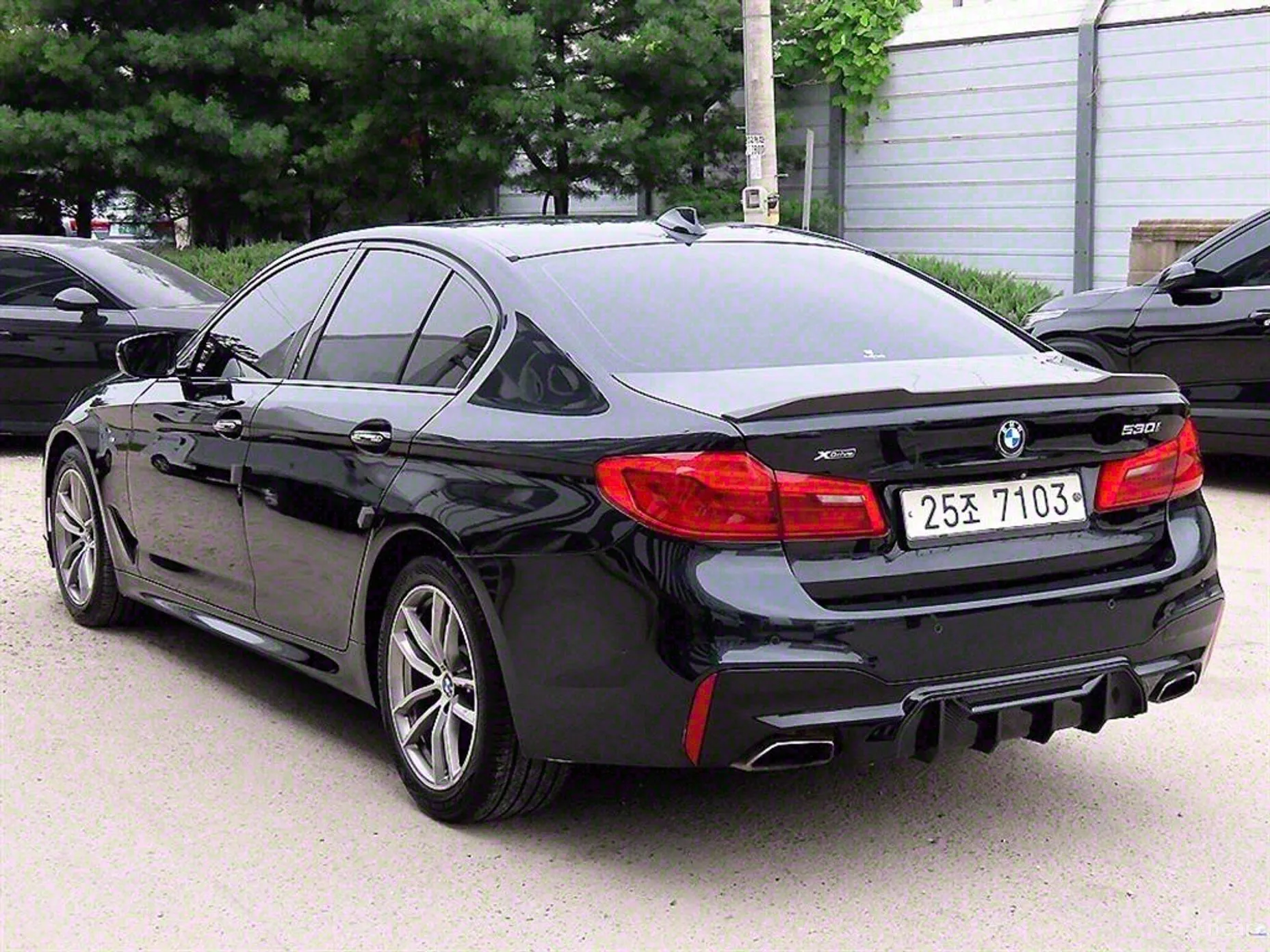 BMW 5 Series (G30) превью 2
