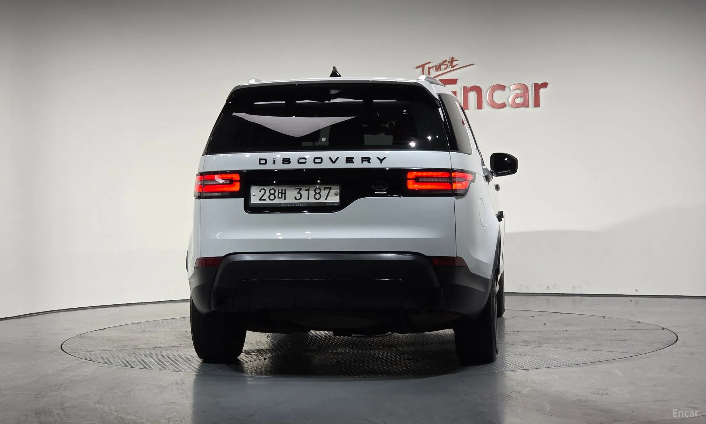Land Rover Discovery 5 превью 3