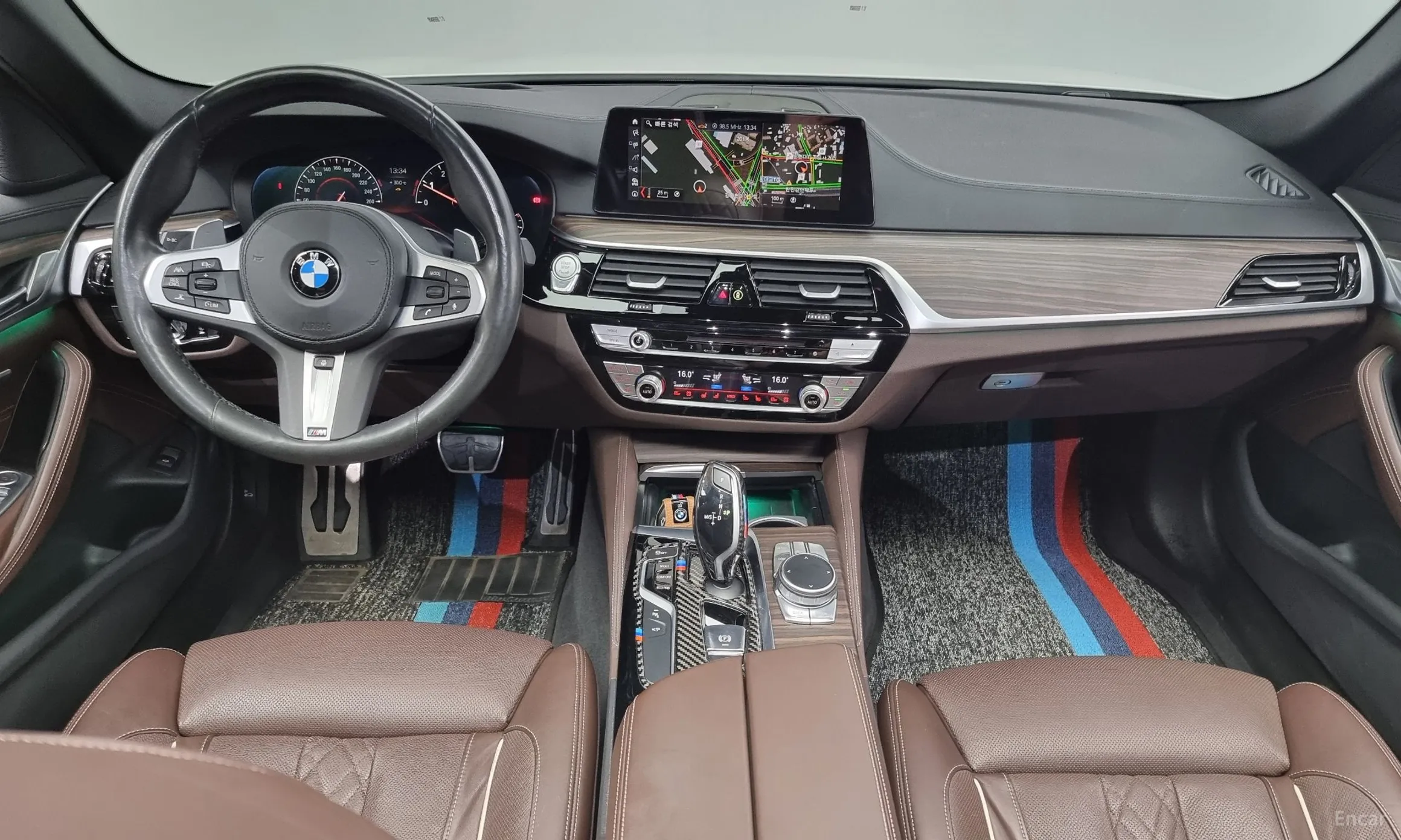 BMW 5 Series (G30) превью 4