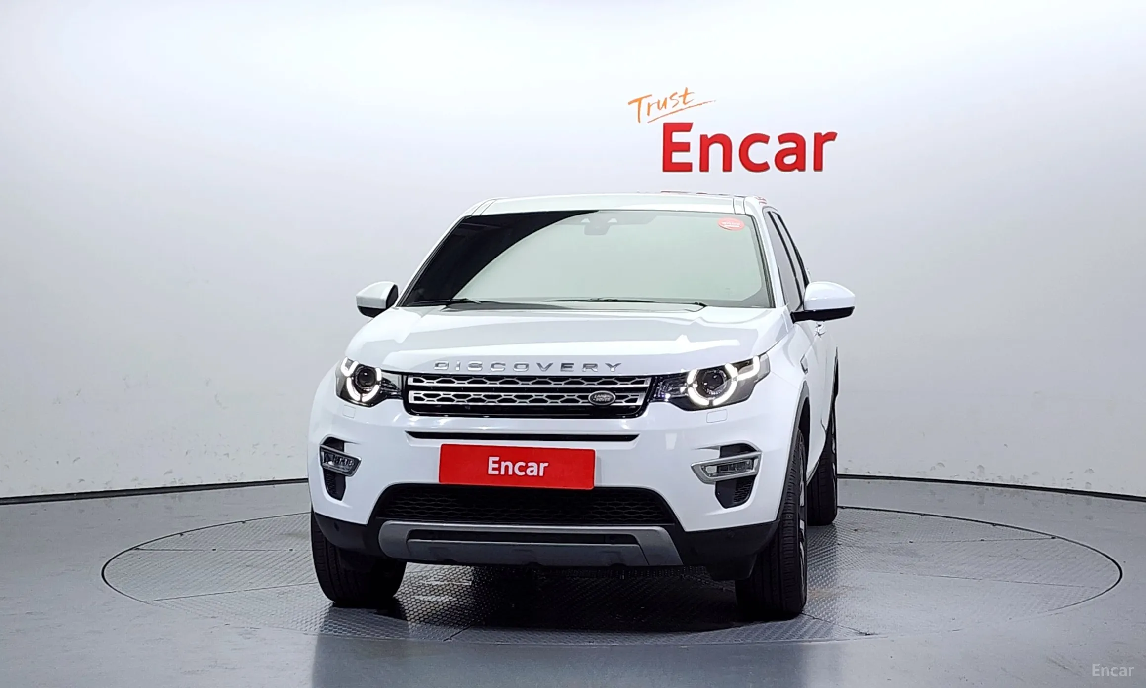 Land Rover Discovery Sports превью 2