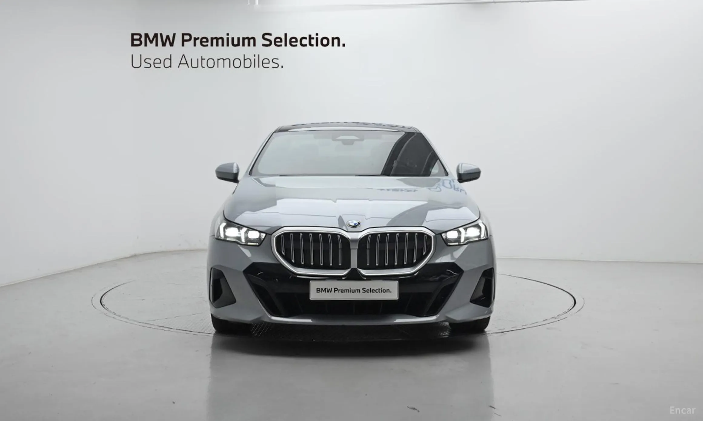 BMW 5 Series (G60) превью 2