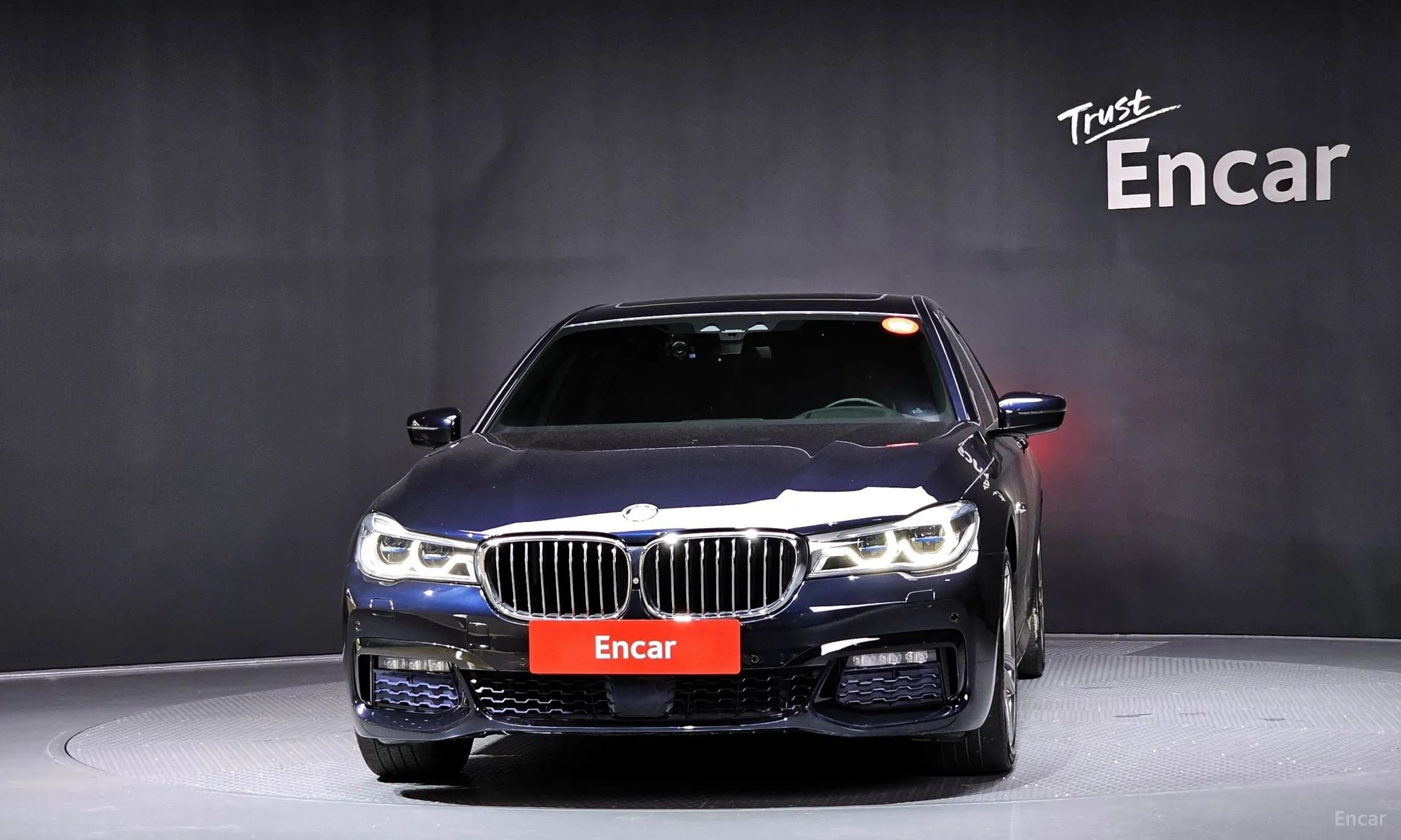 BMW 7 Series (G11) превью 2