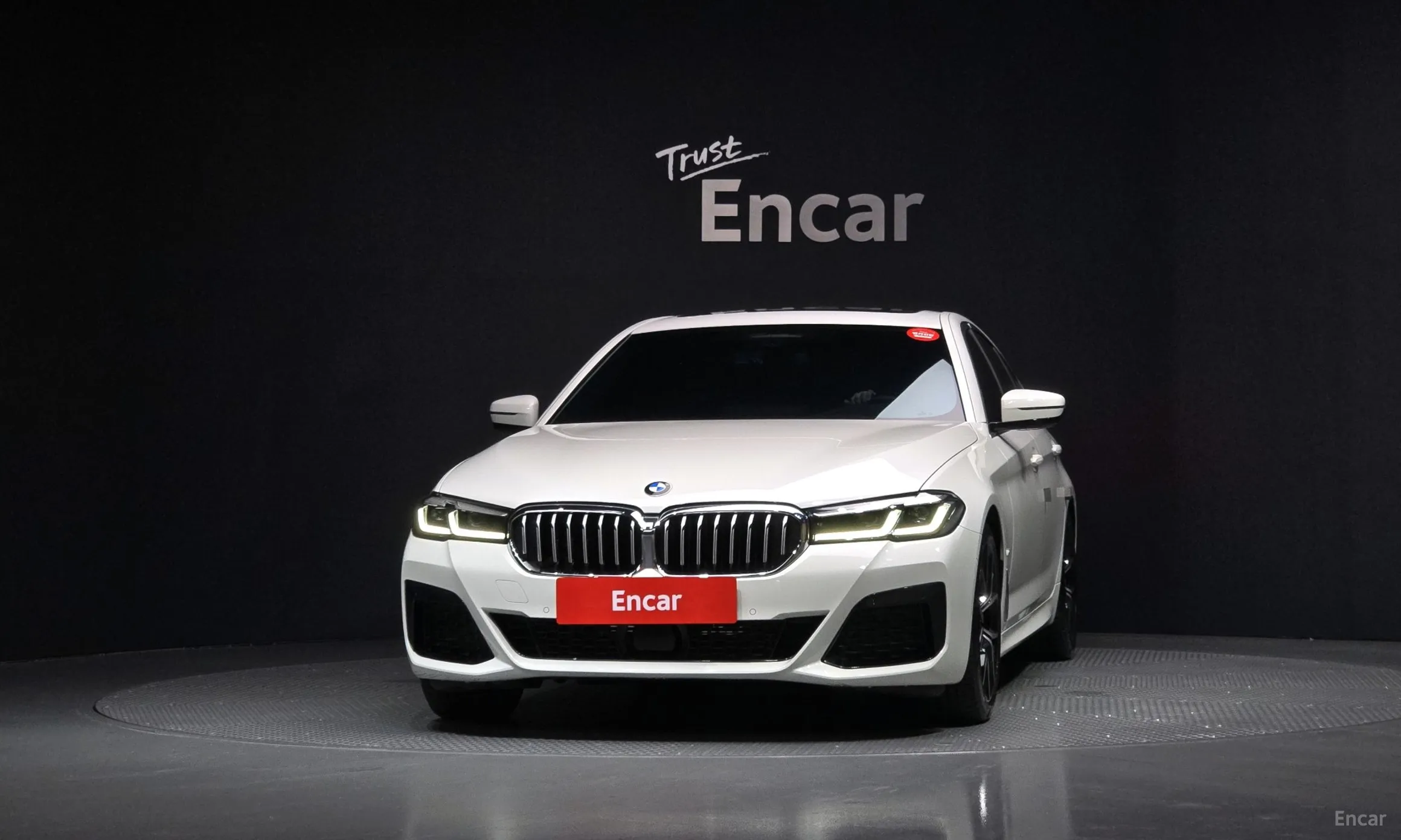 BMW 5 Series (G30) превью 2