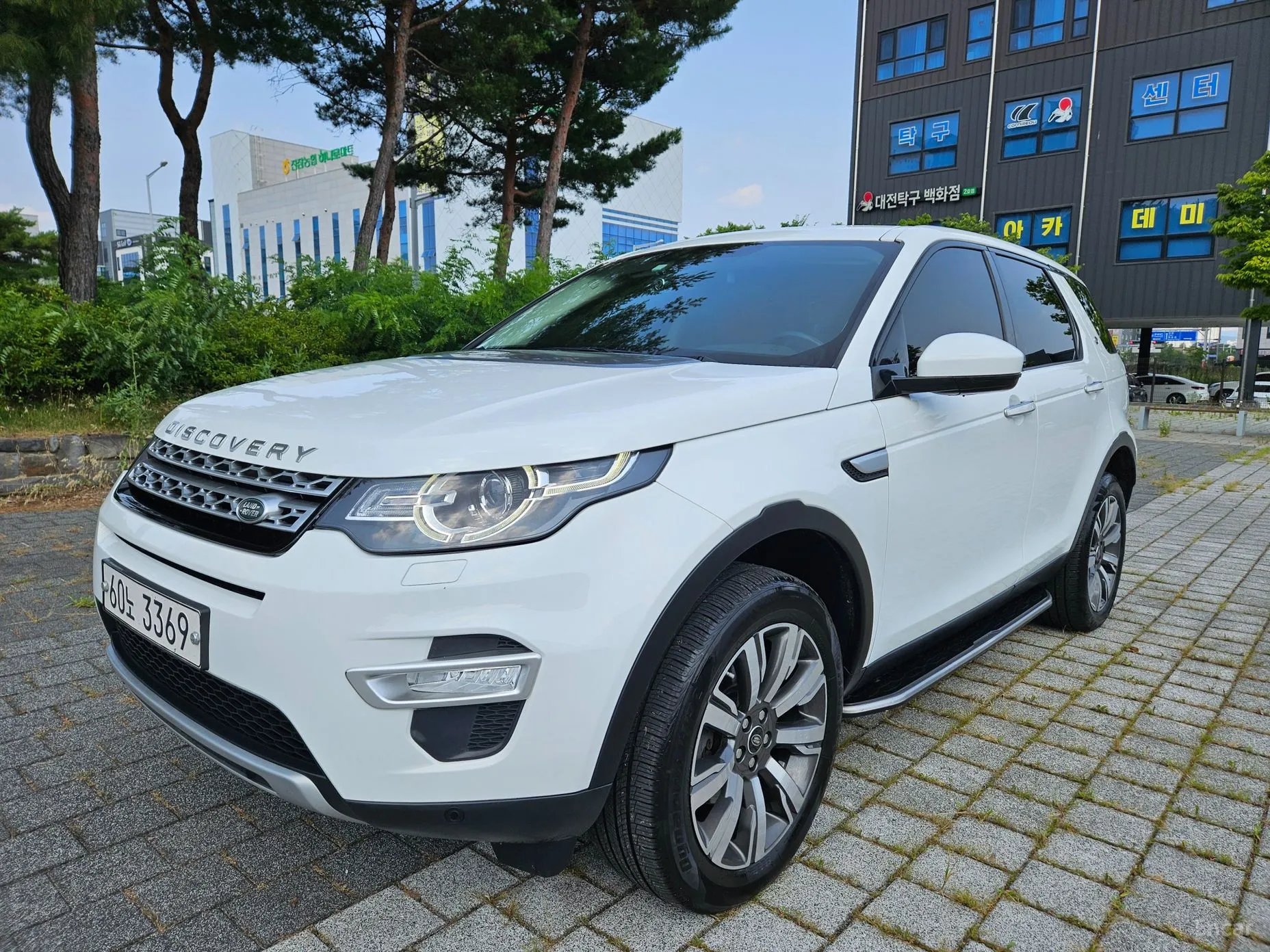 Land Rover Discovery Sports превью 2