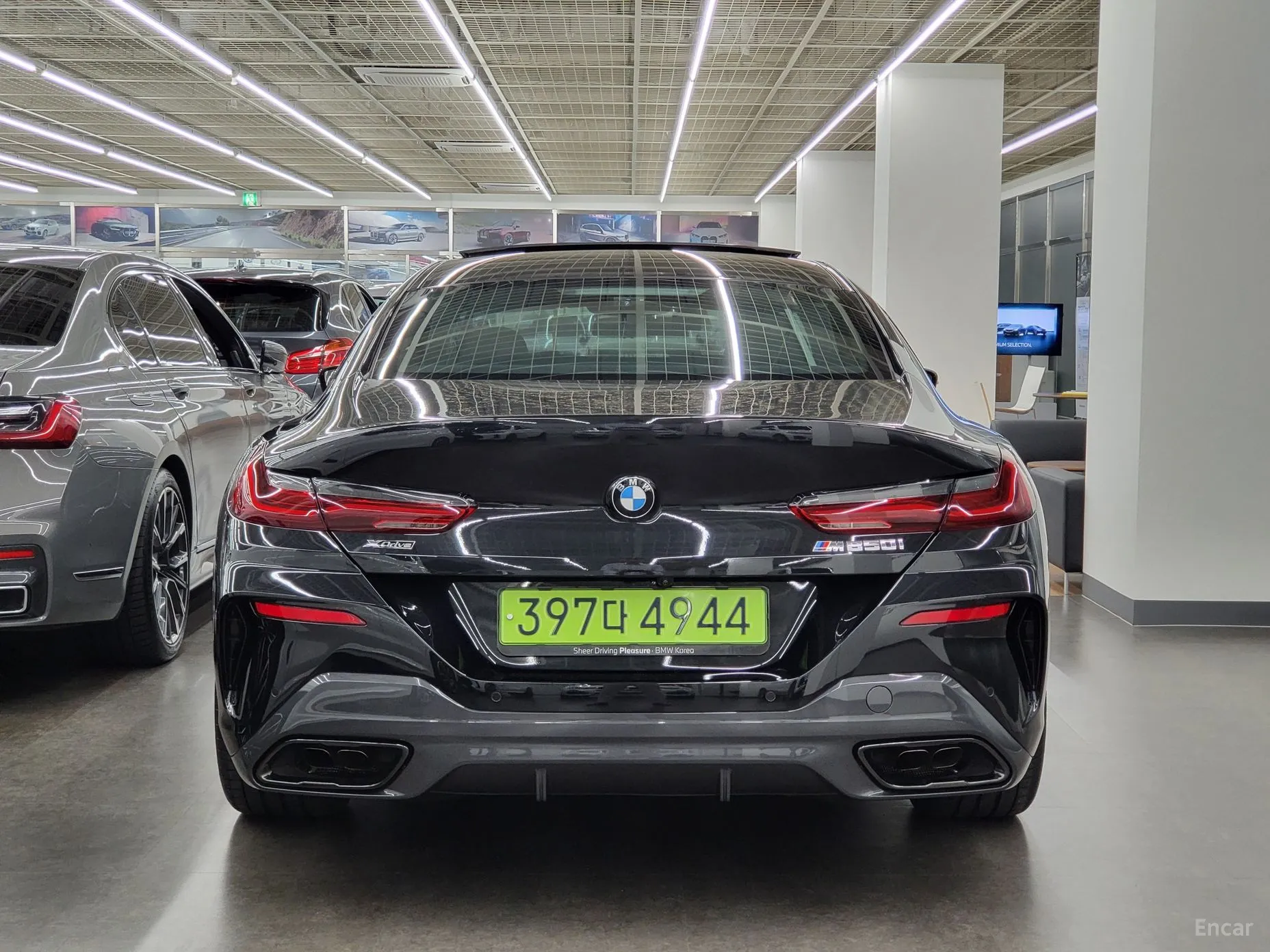 BMW 8-series (G15) превью 3