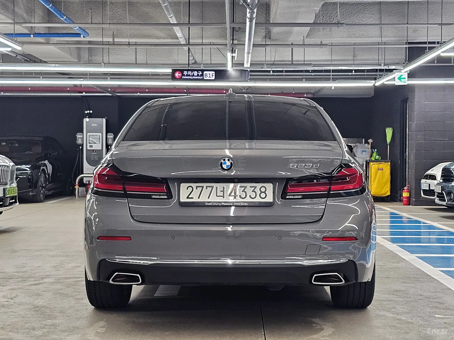 BMW 5 Series (G30) превью 3
